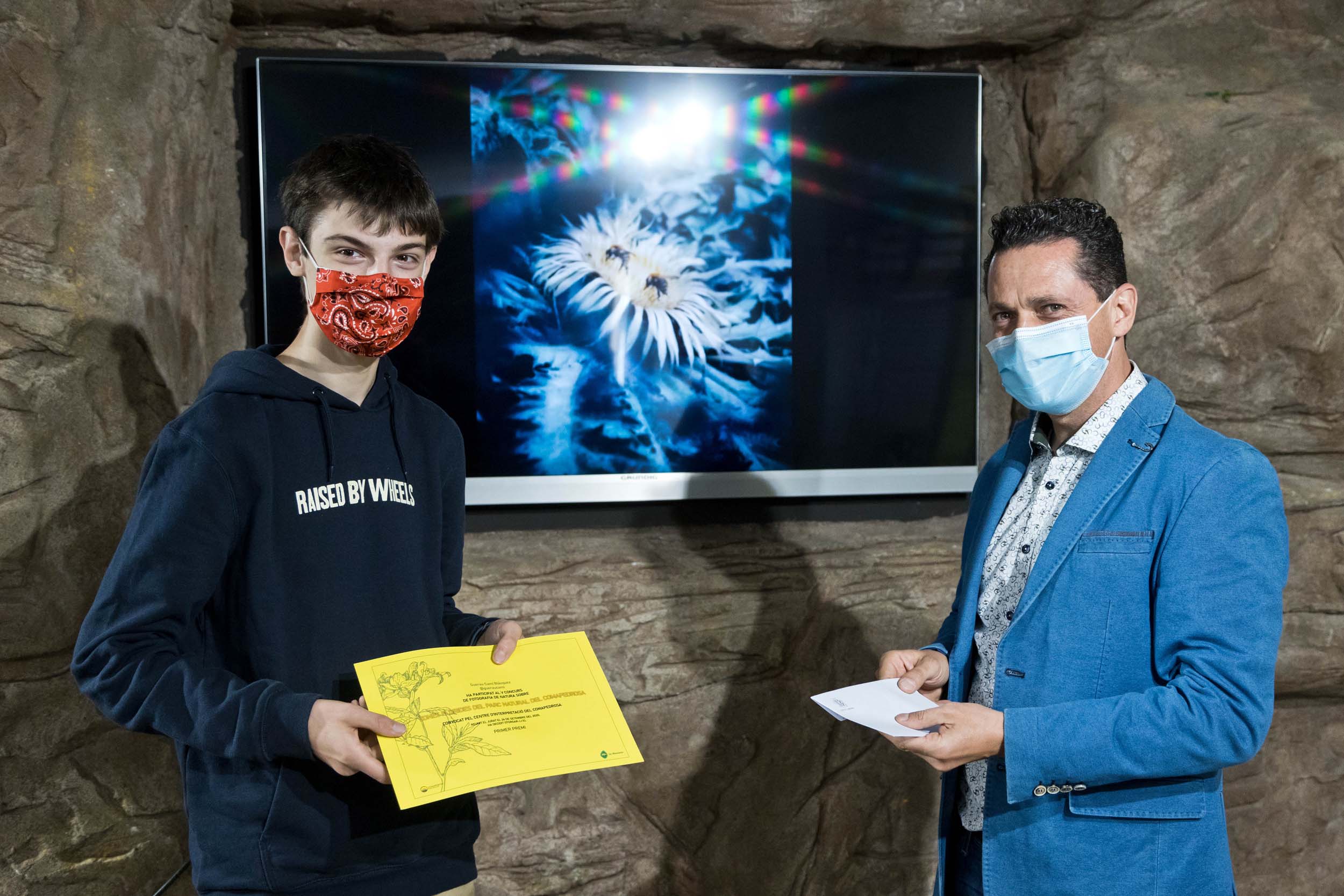 L'entrega del premi al guanyador del concurs