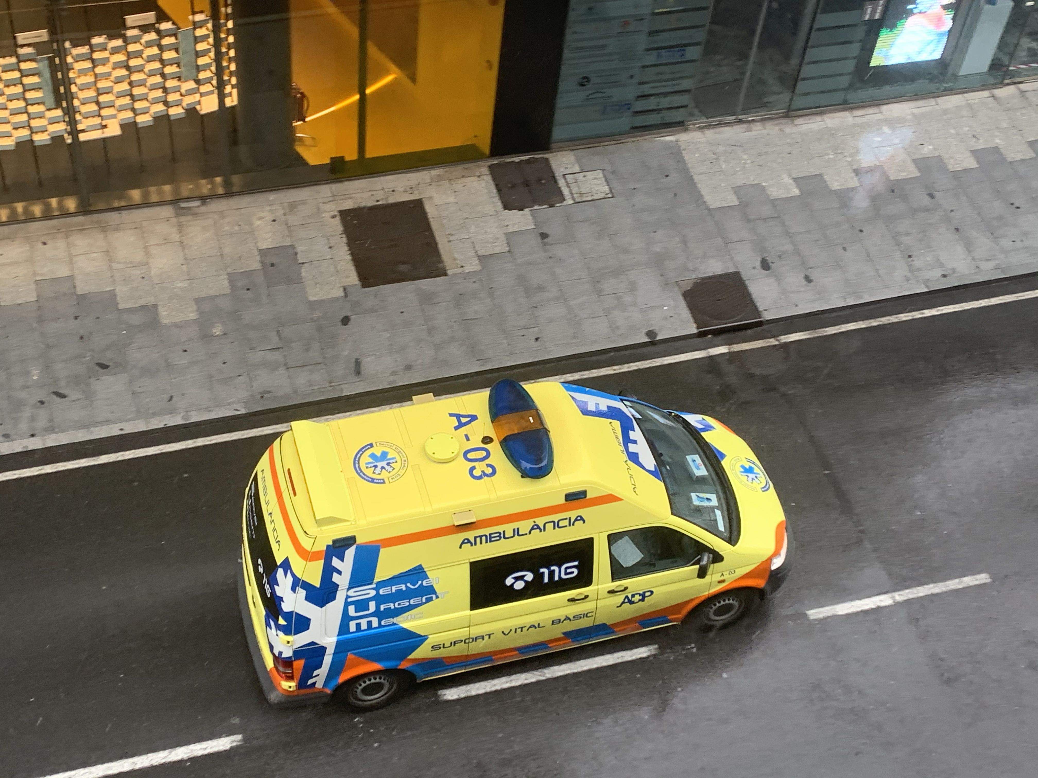 Una ambulància d'ADP en ple servei.