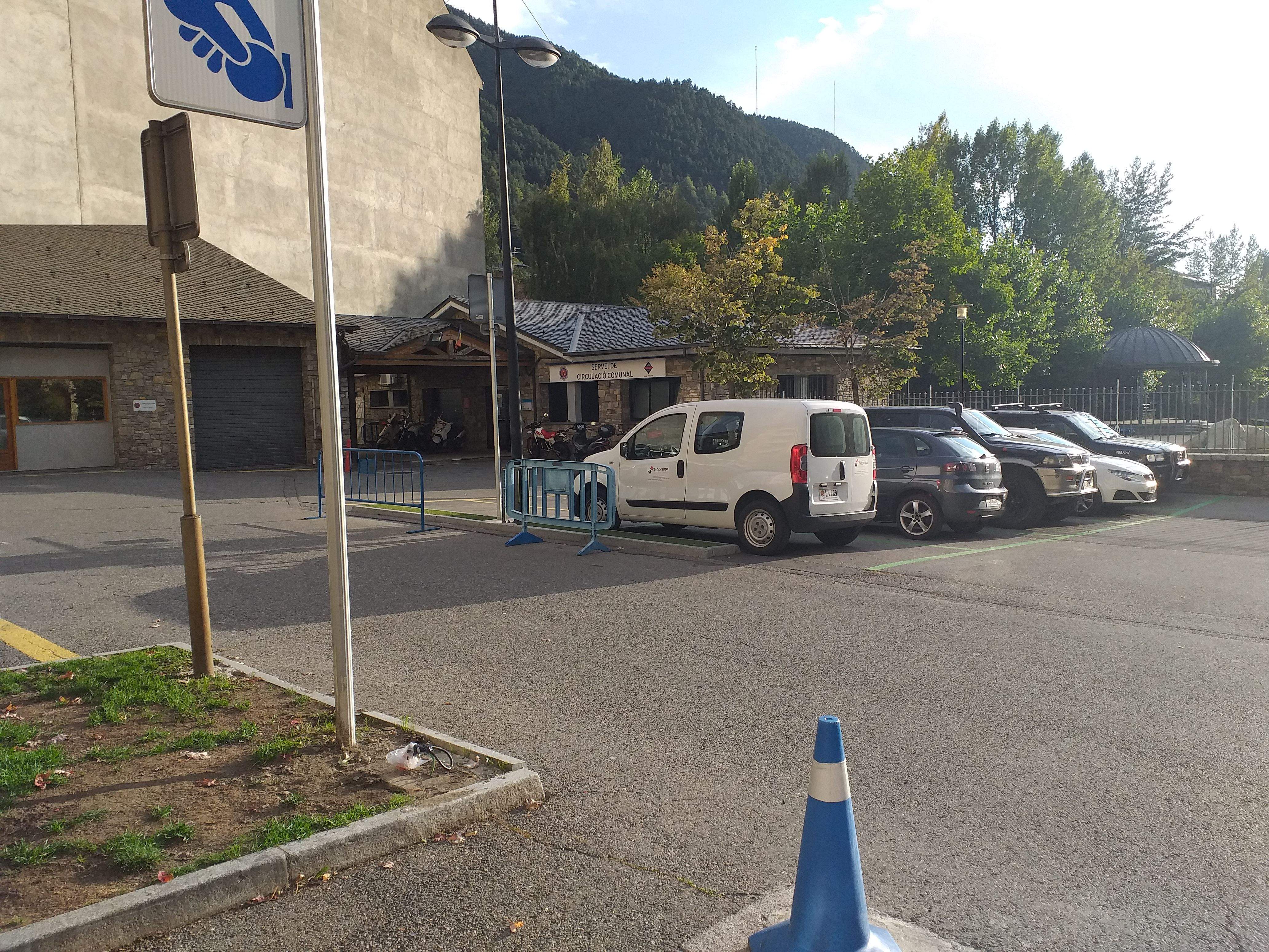 L'espai on fins dilluns hi havia el parquímetre de l'aparcament de la Palanqueta. L'espai on fins dilluns hi havia el parquímetre de l'aparcament de la Palanqueta.