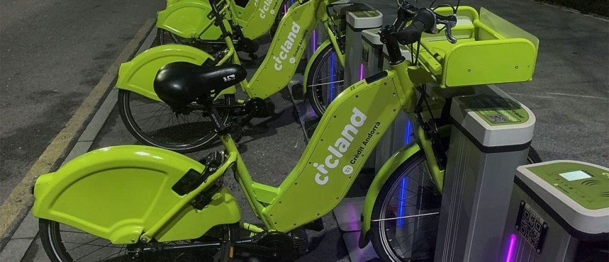 Bicicletes de Cicland a una estació.