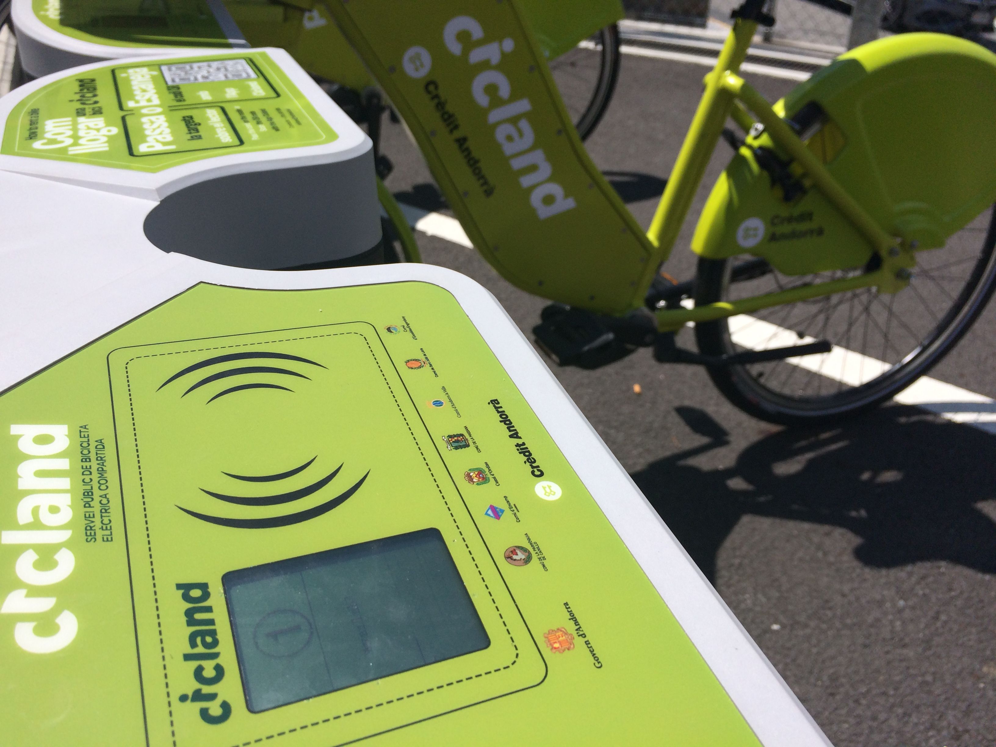 Un aparcament de bicicletes.