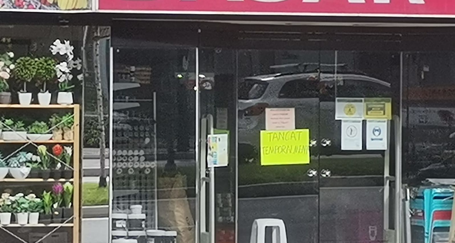 Un comerç tancat de manera temporal.