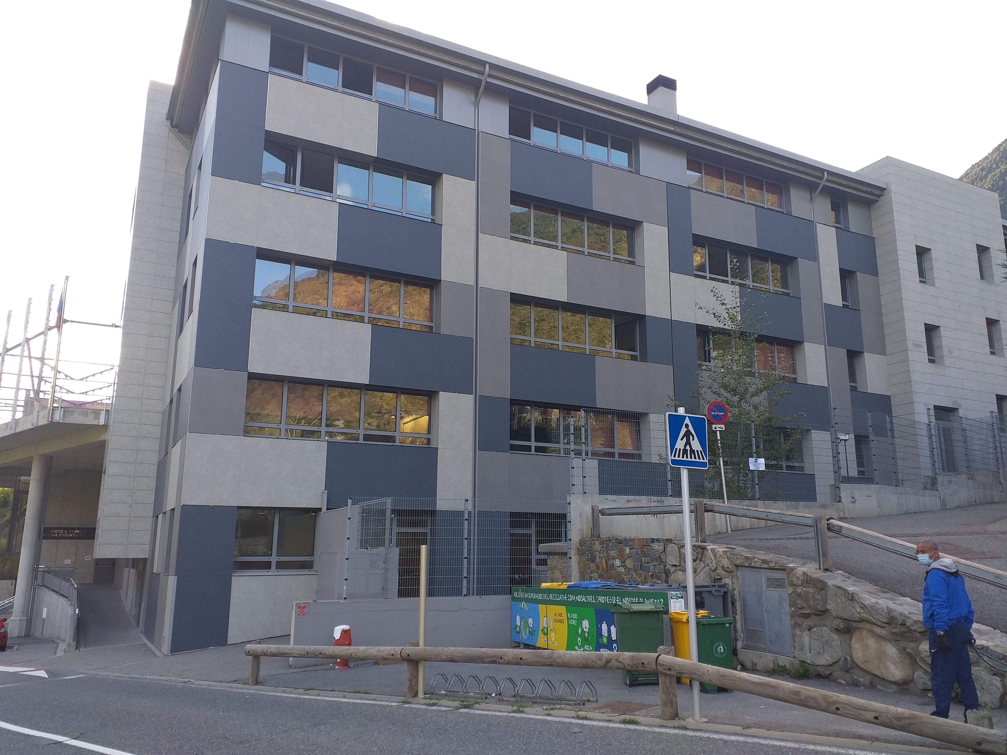 L'escola andorrana de segona ensenyança d'Encamp.