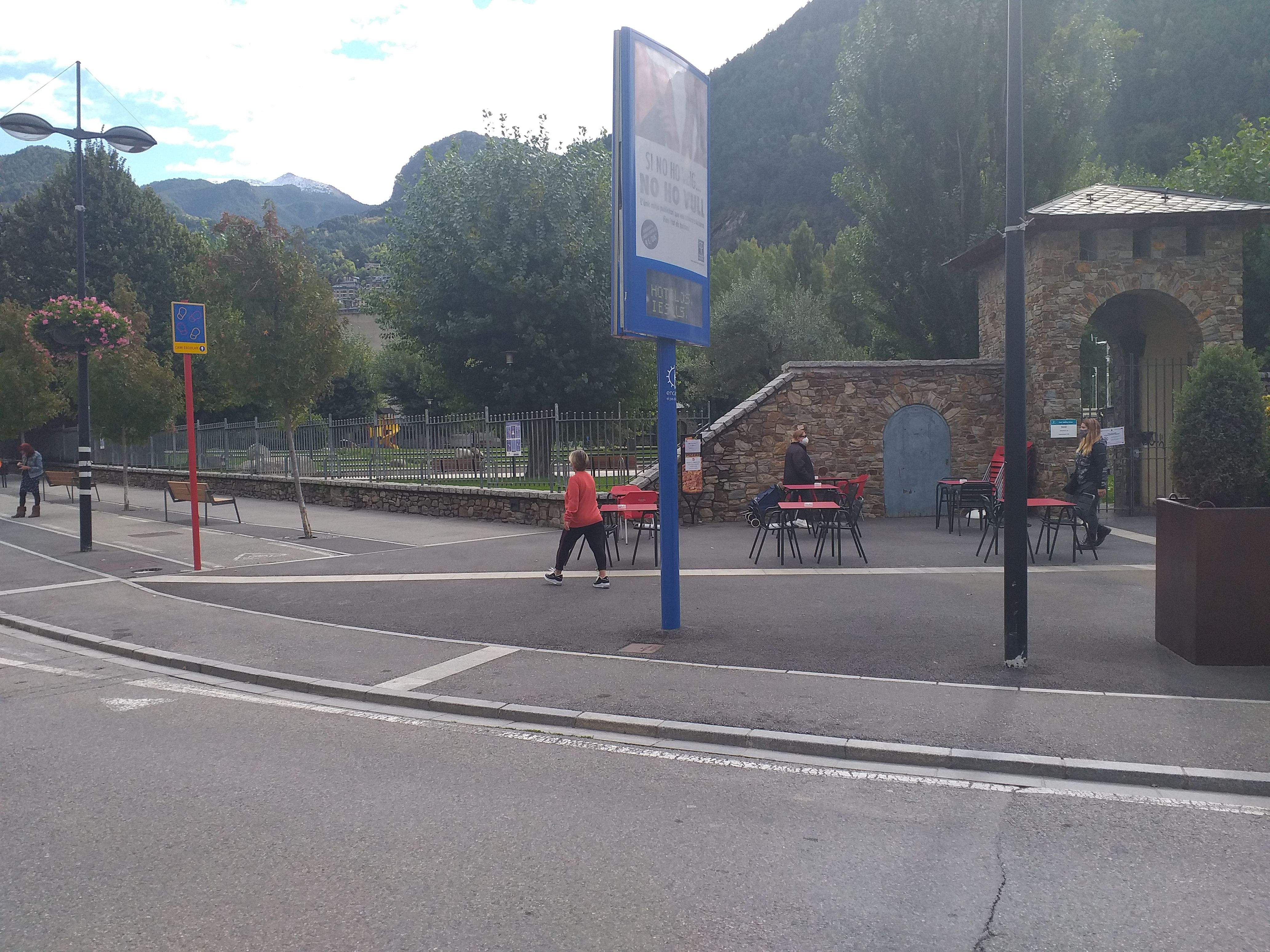 Una terrassa buida aquest matí a Encamp.