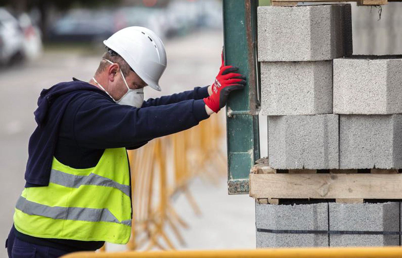 Un treballador de la construcció.