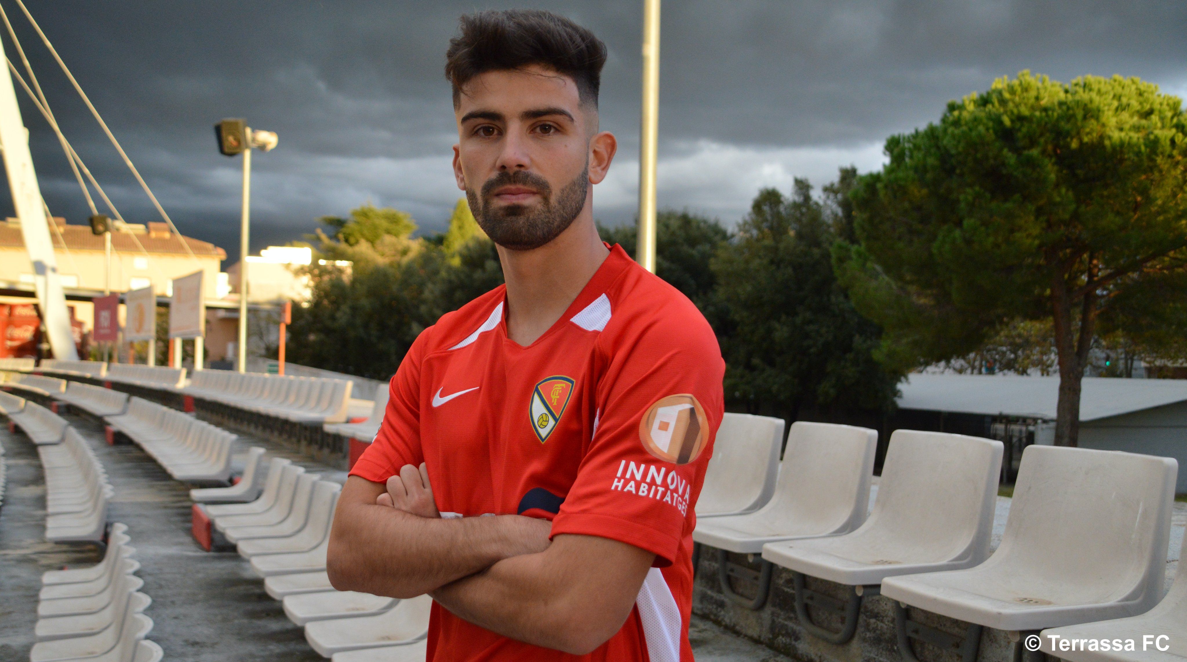 Adri Lledó, amb la samarreta del Terrassa.