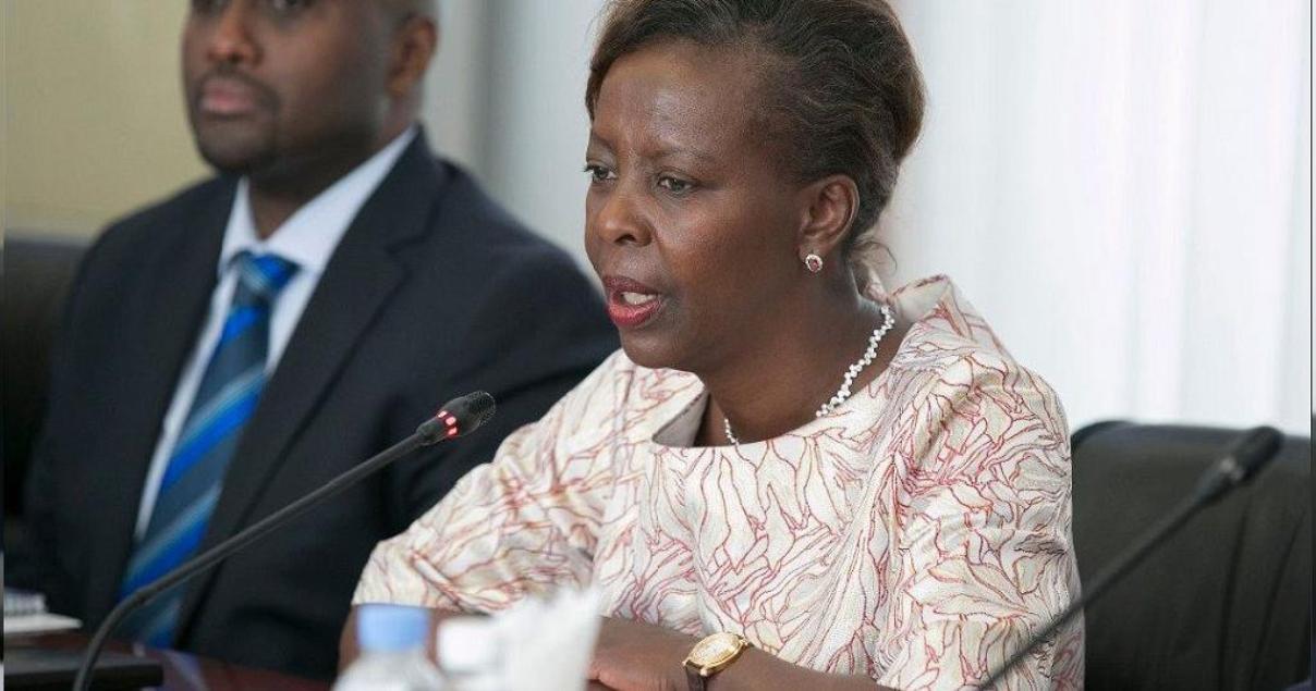 Louise Mushikiwabo en una roda de premsa.