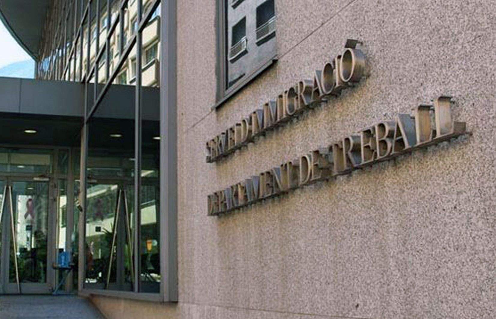 Façana del Servei d'Immigració.