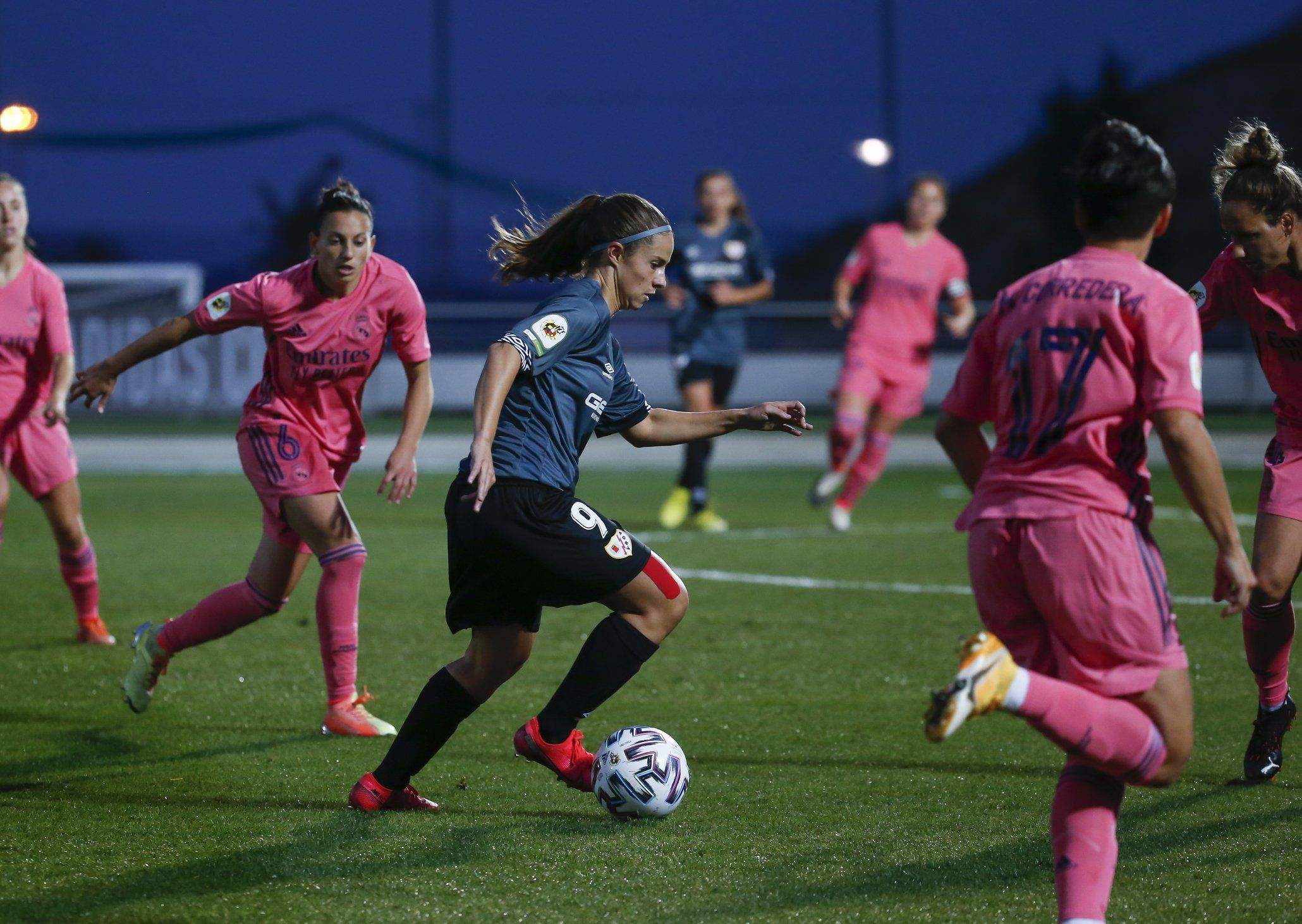 Tere Morató durant una acció del partit.