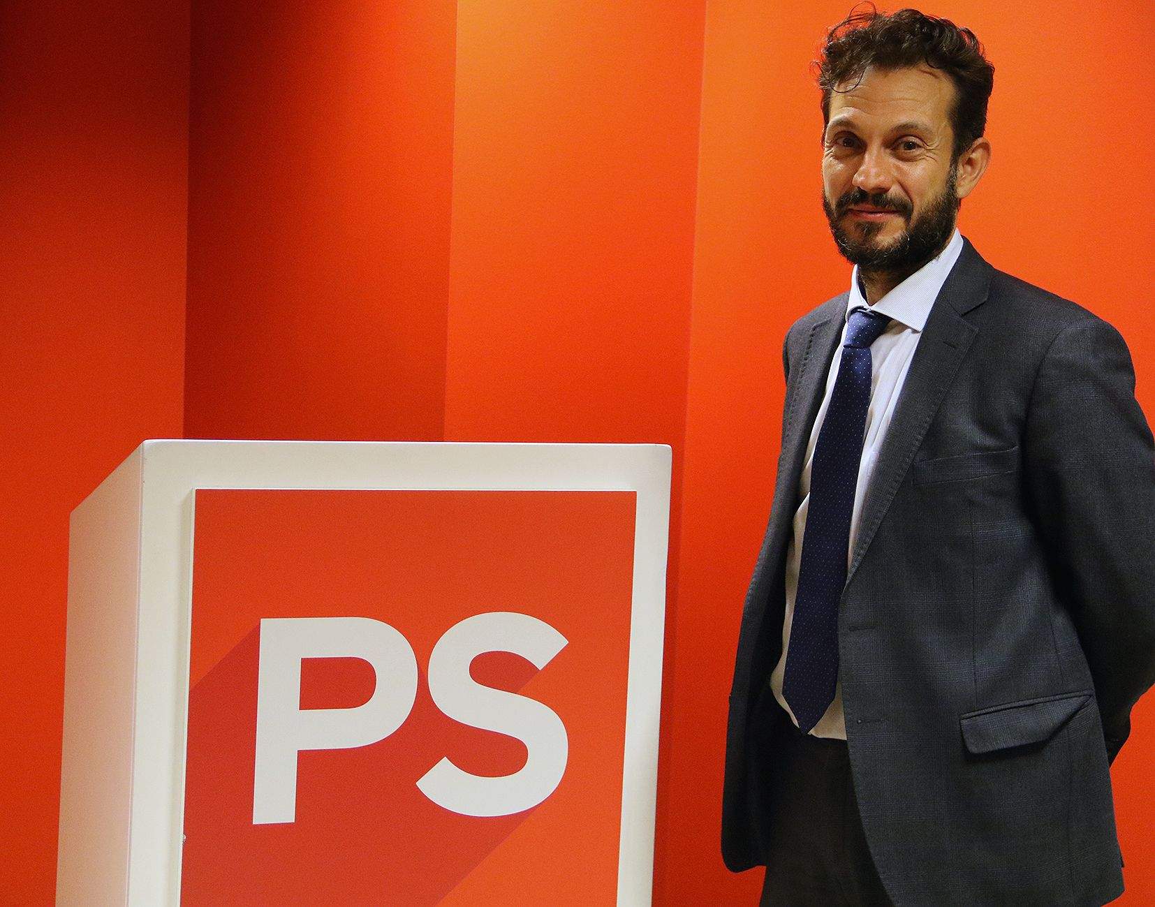 Gerard Alís és un candidat amb bon cartell a Sant Julià. La portaveu del Sindicat, Rebeca Bonache.