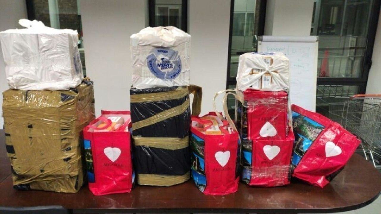 Part del tabac confiscat la matinada de dissabte a diumenge.