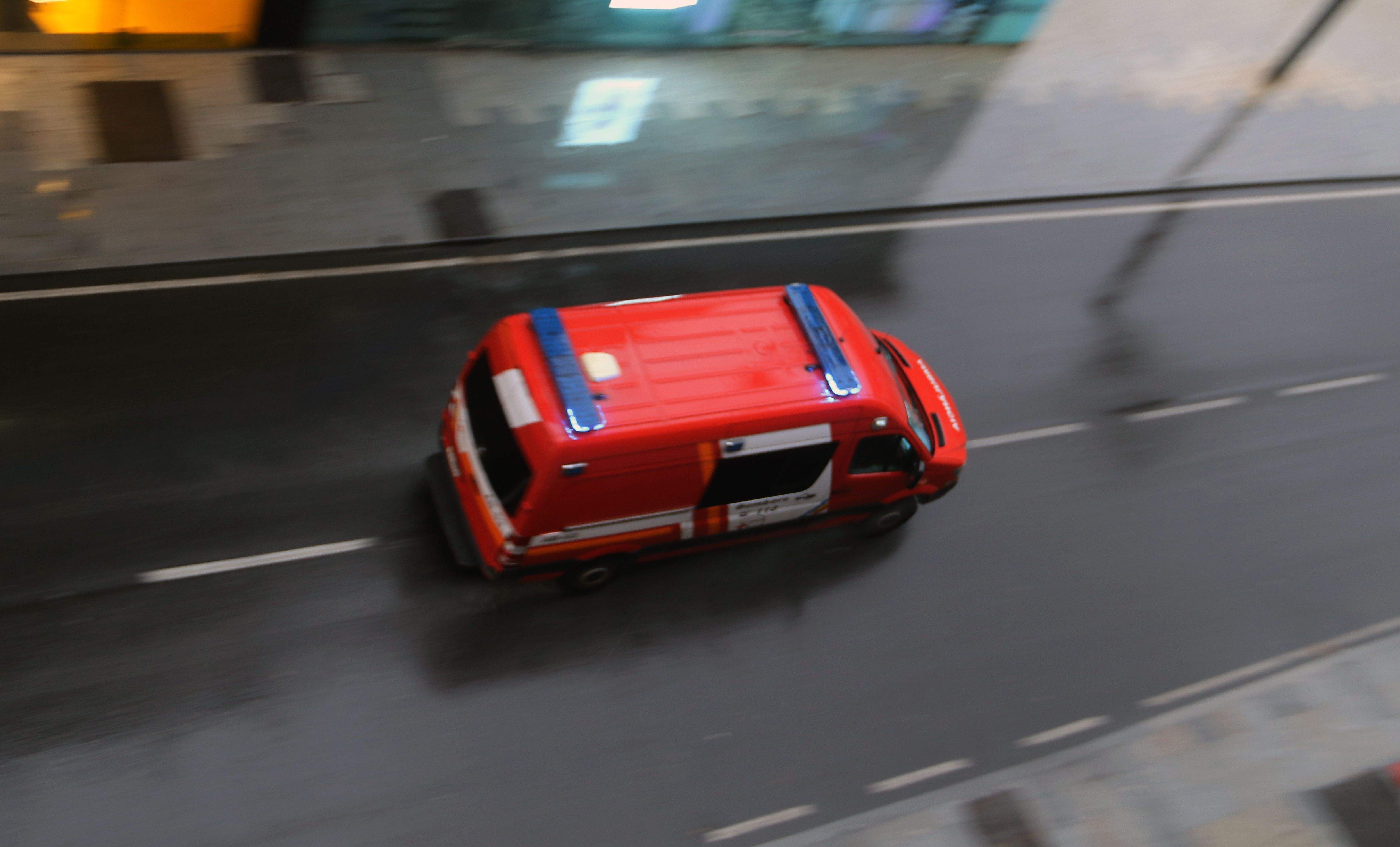 Una ambulància dels bombers va acudir a l'avís però no s'hi va ser a temps. Una ambulància dels bombers va acudir a l'avís però no s'hi va ser a temps.