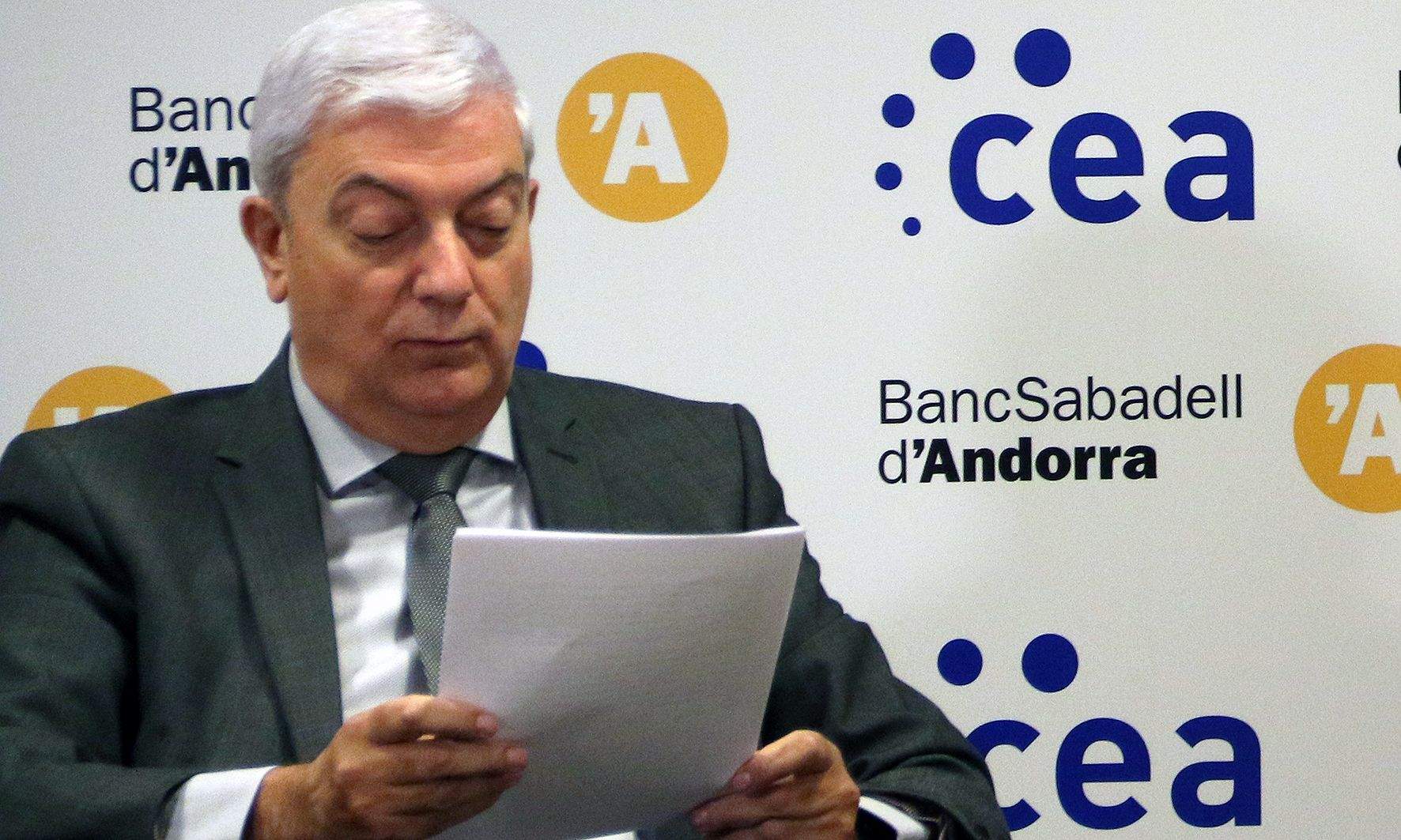 Gerard Cadena durant l'acte inaugural del cicle 'El futur a debat'.