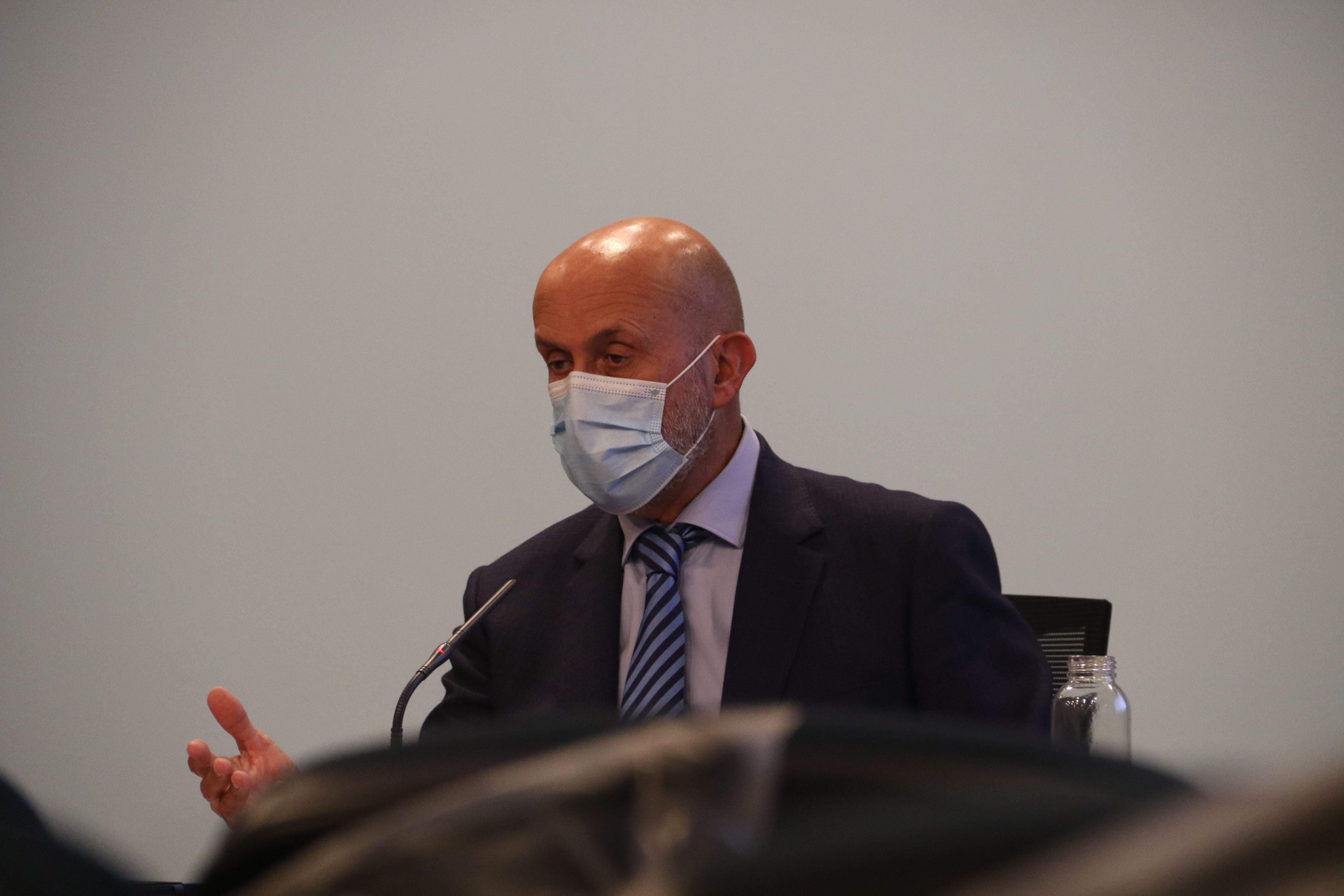 El titular de Salut, Joan Martínez Benazet, durant la compareixença.