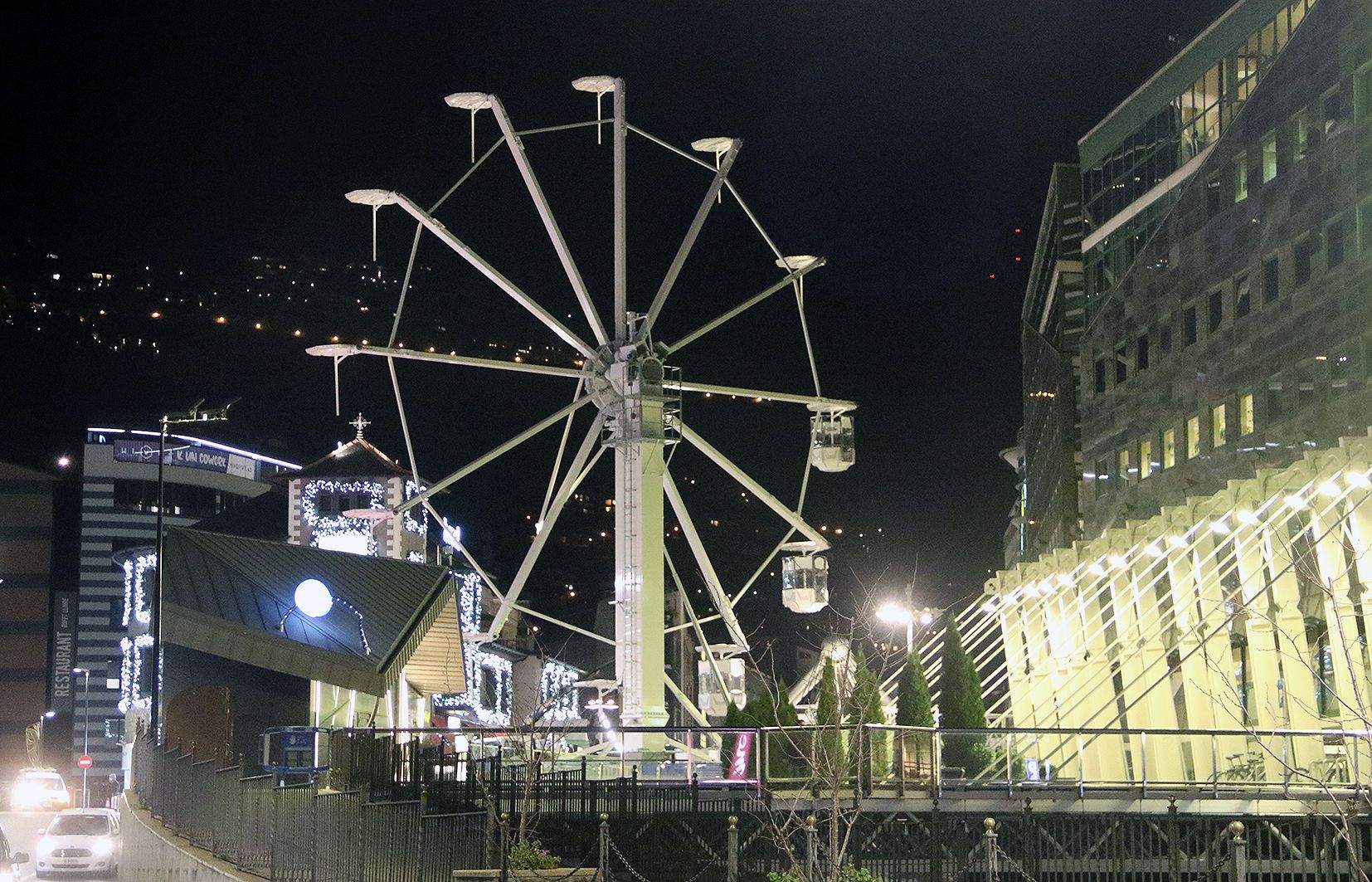 La nòria instal·lada a la Rotonda.