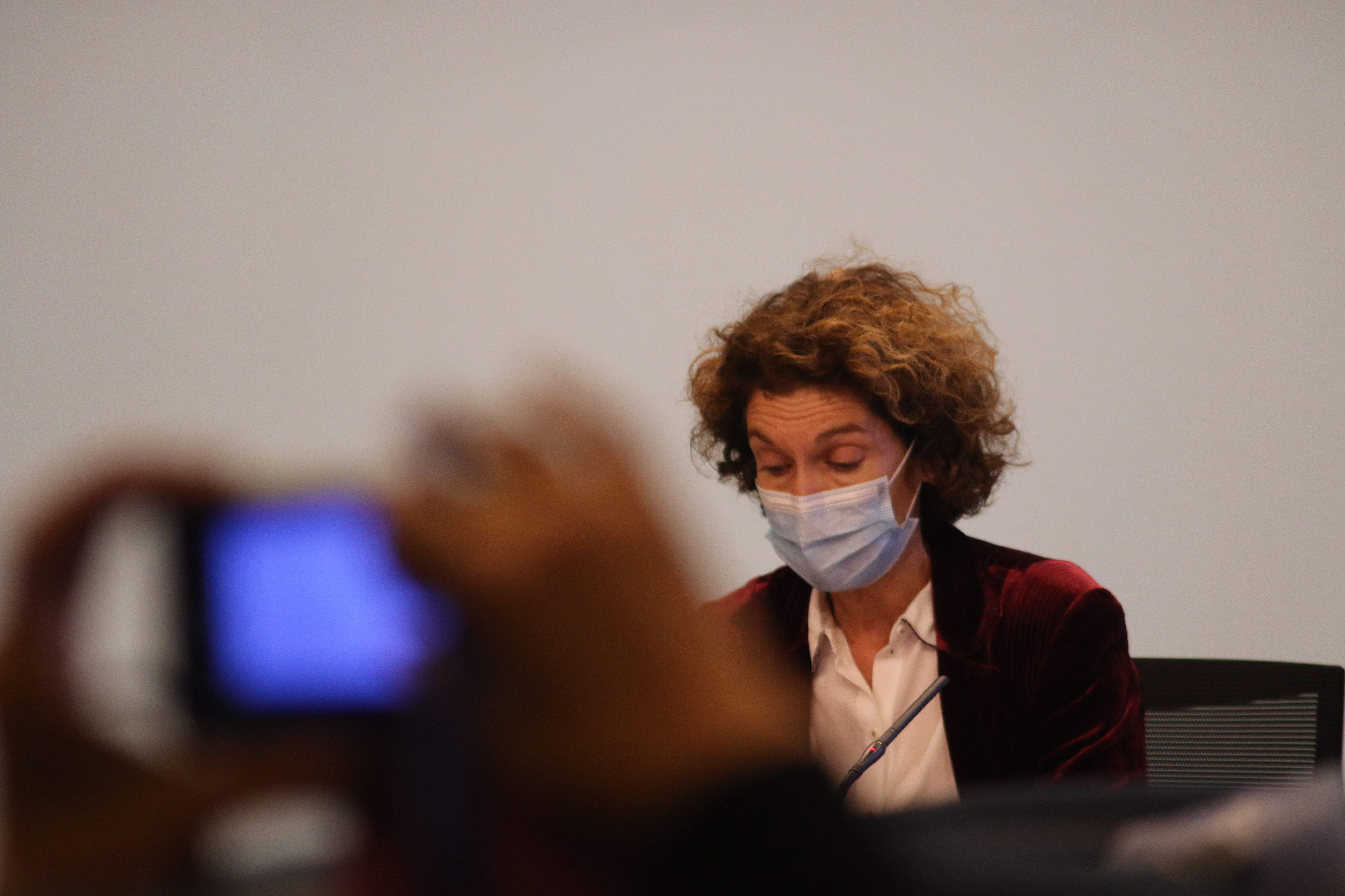 Compareixença de Maria Ubach.