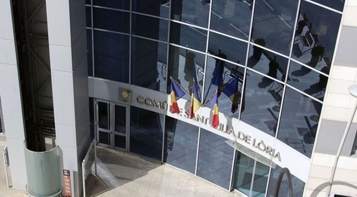 Edifici administratiu del comú de Sant Julià.