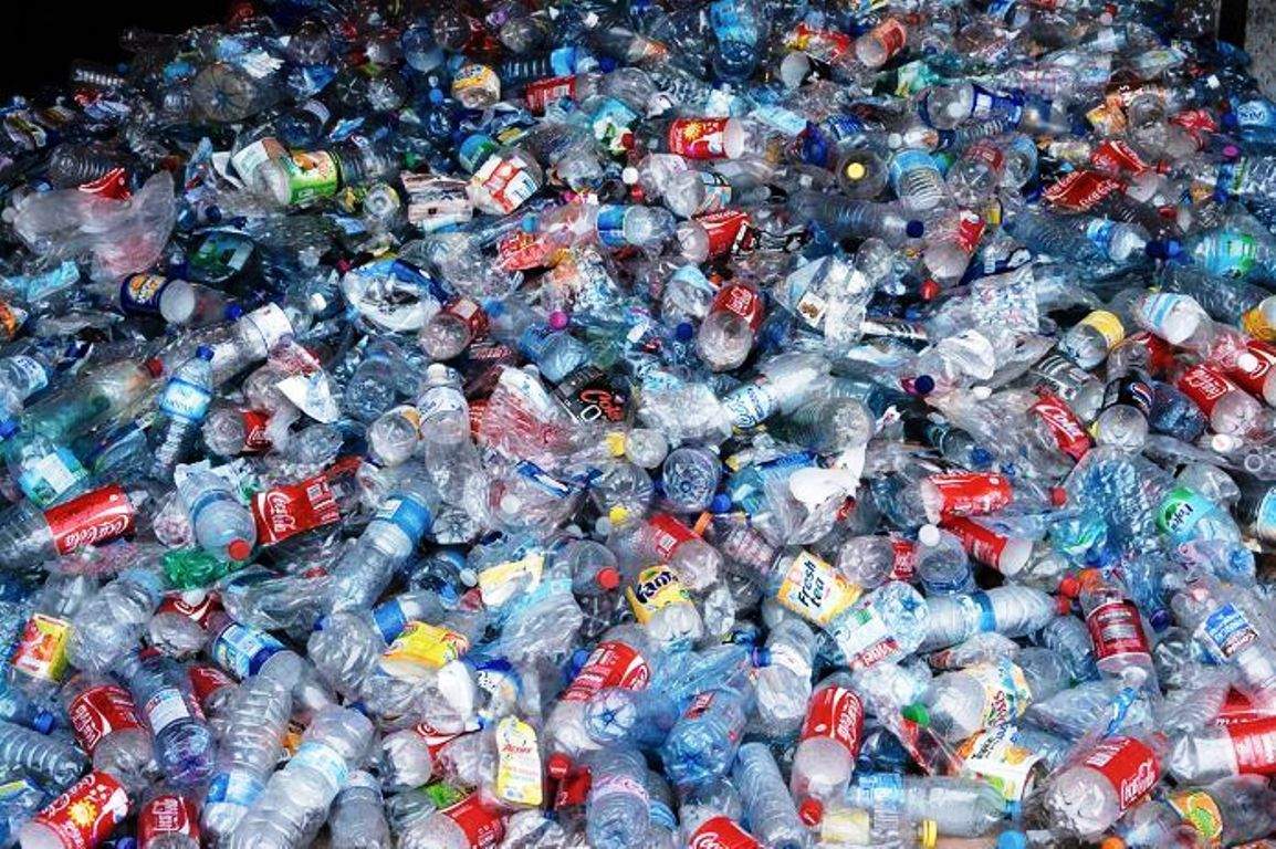 La planta d'envasos lleugers està instal·lada a Aixovall.