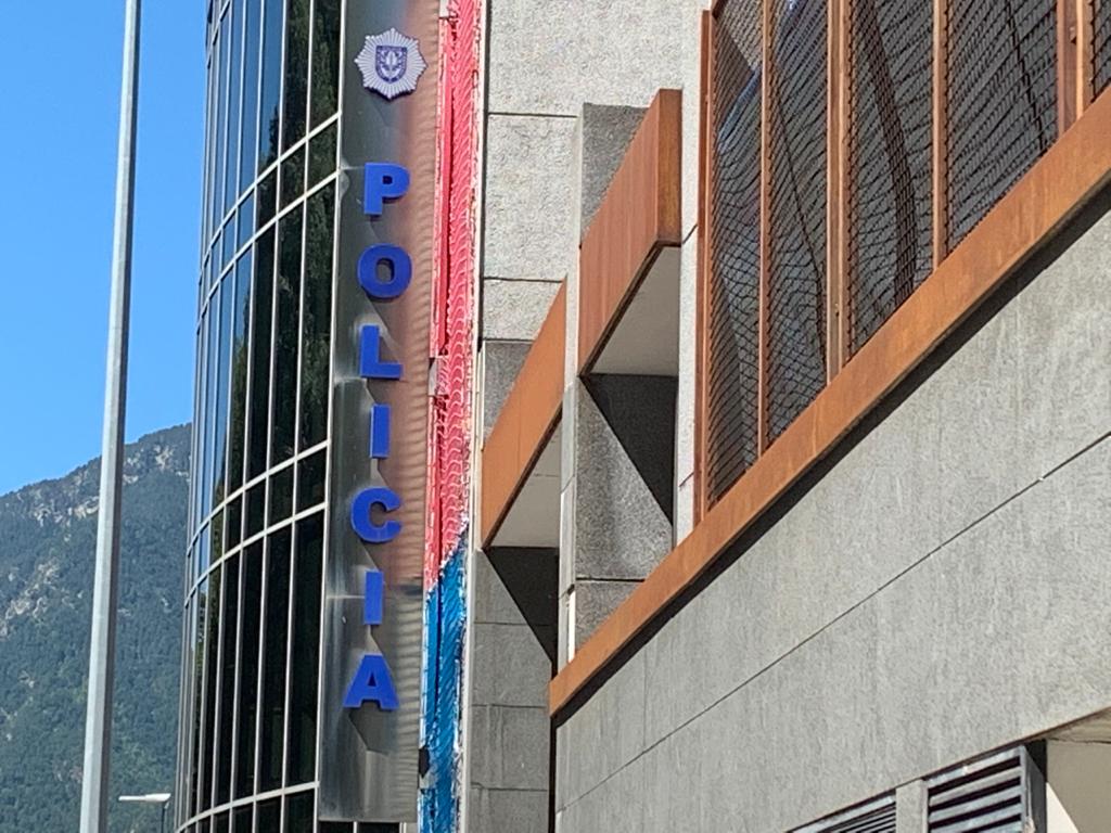 L'edifici de l'Obac presenta problemes a la seva façana.