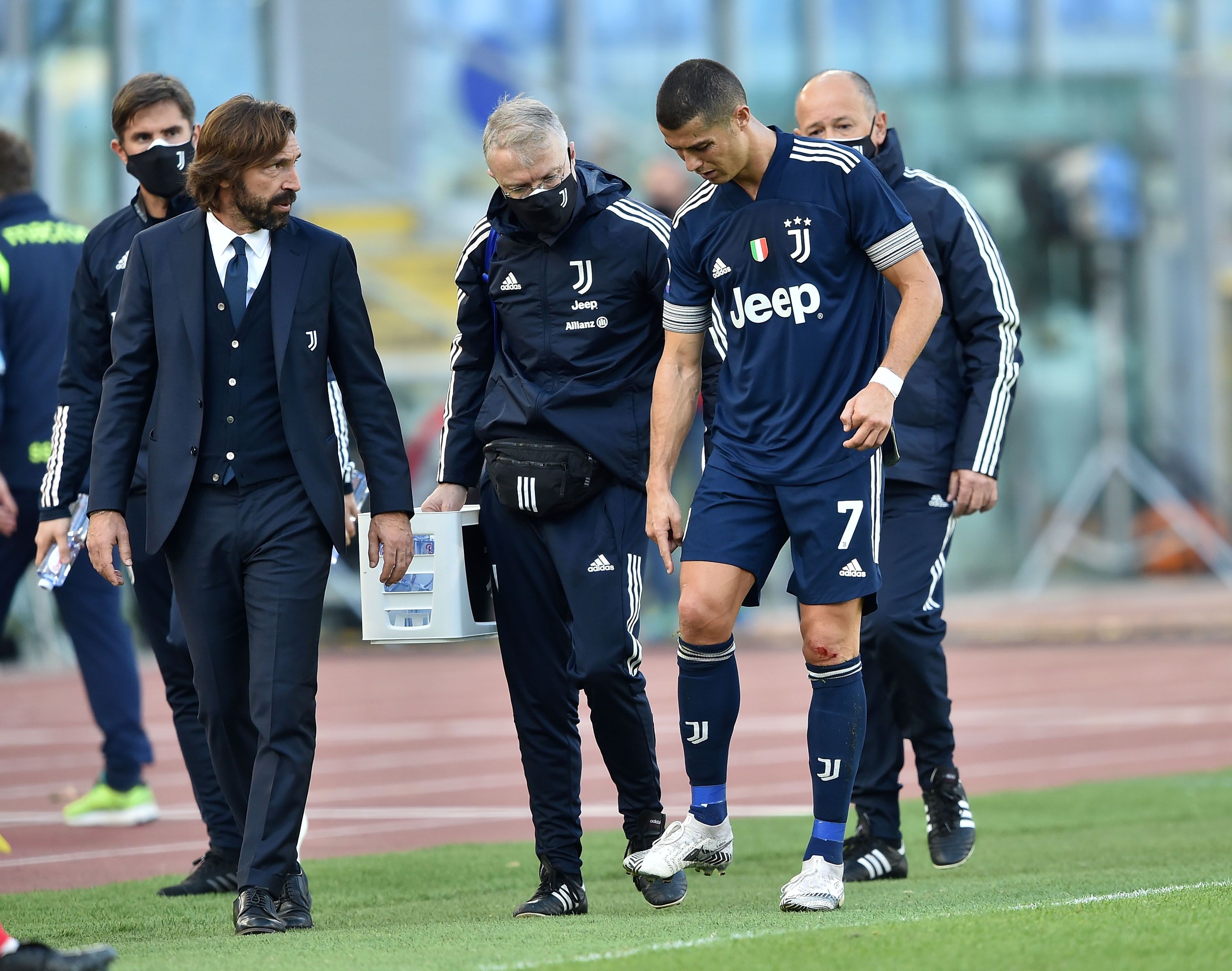 Cristiano Ronaldo es retira lesionat aquest diumenge a Roma.