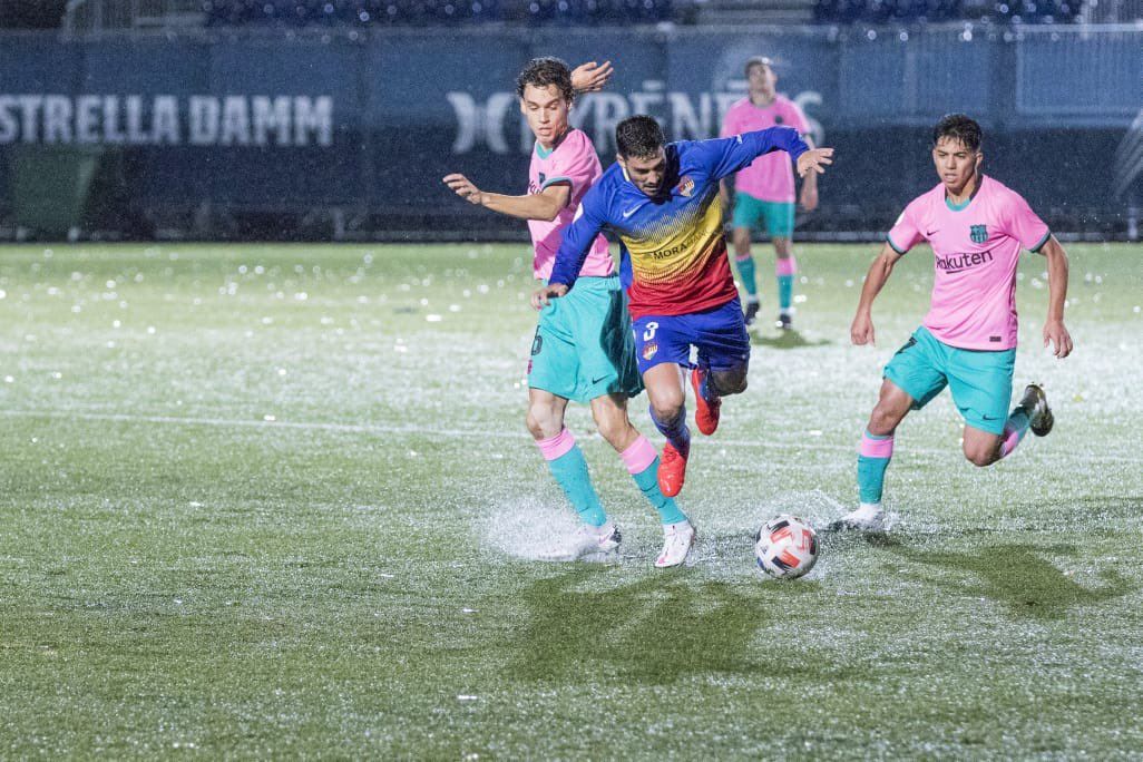 Un instant del partit entre l'FC Andorra i el Barcelona B a Prada de Moles.
