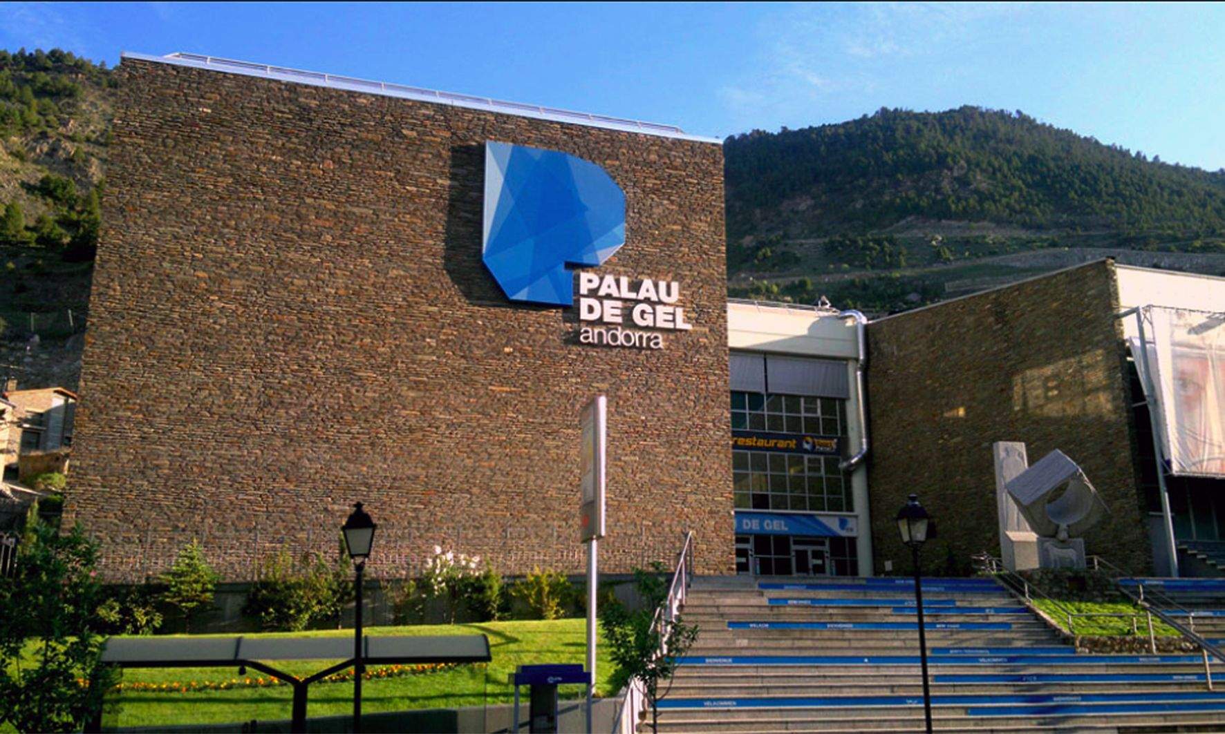 Una imatge exterior del Palau de Gel.