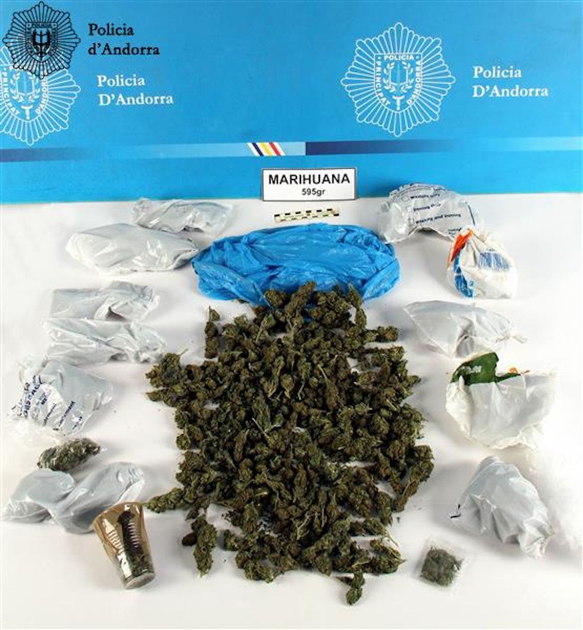 La droga decomissada per la policia.