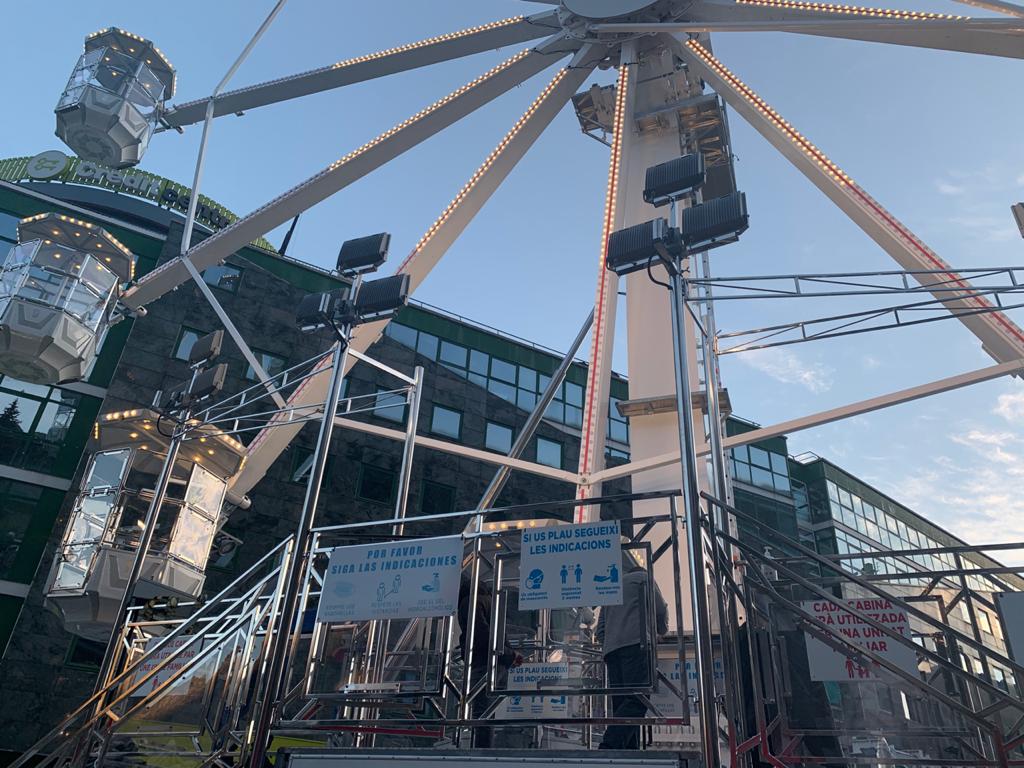 La nòria aquest dijous, a punt per ser inaugurada.