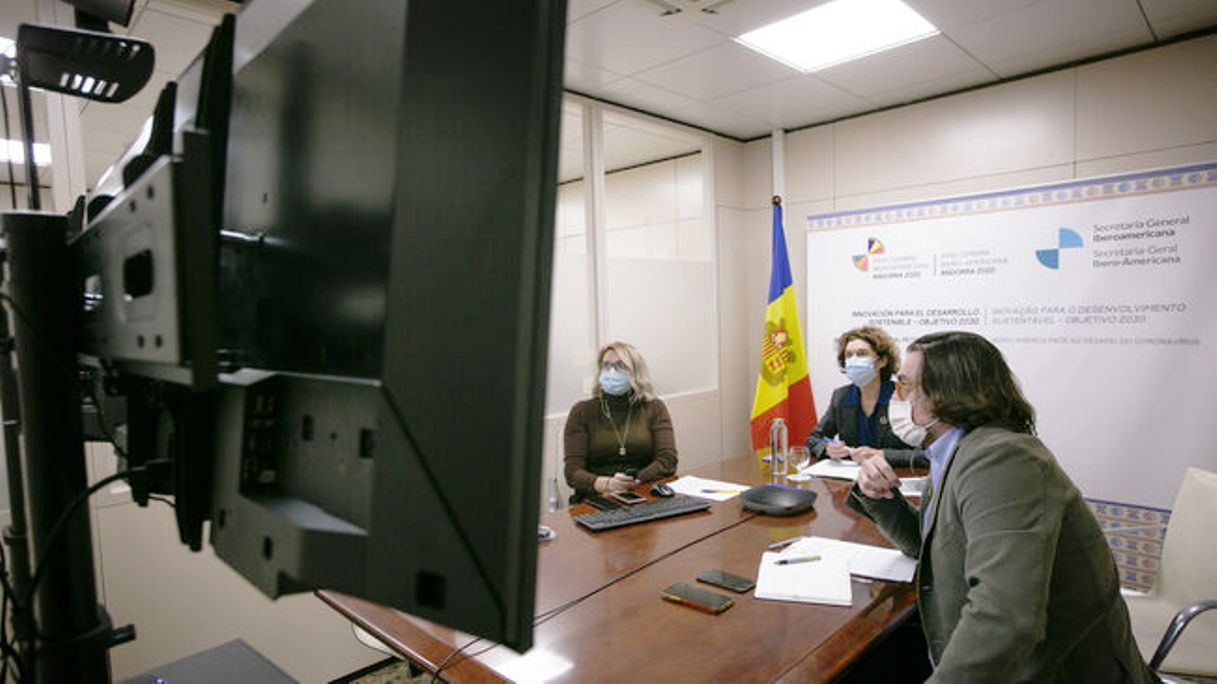 La delegació andorrana durant la reunió.