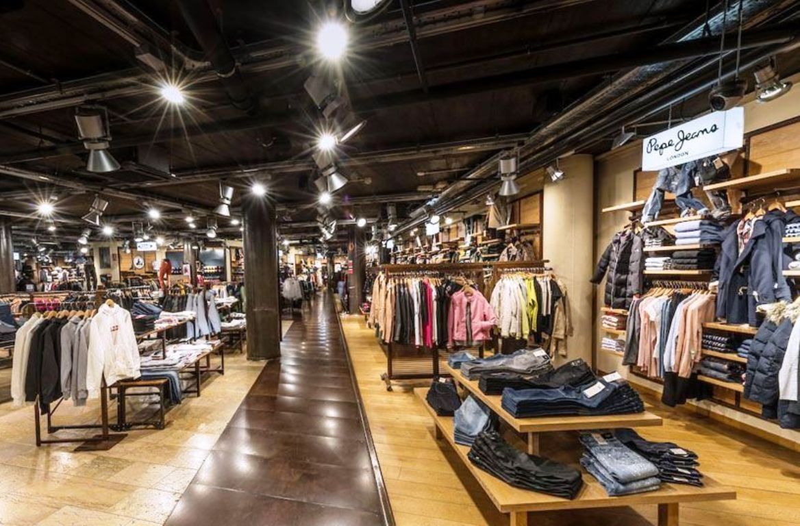 Les botigues especialitzades en roba també entren entre les que podran posar tots els treballadors en ERTO.