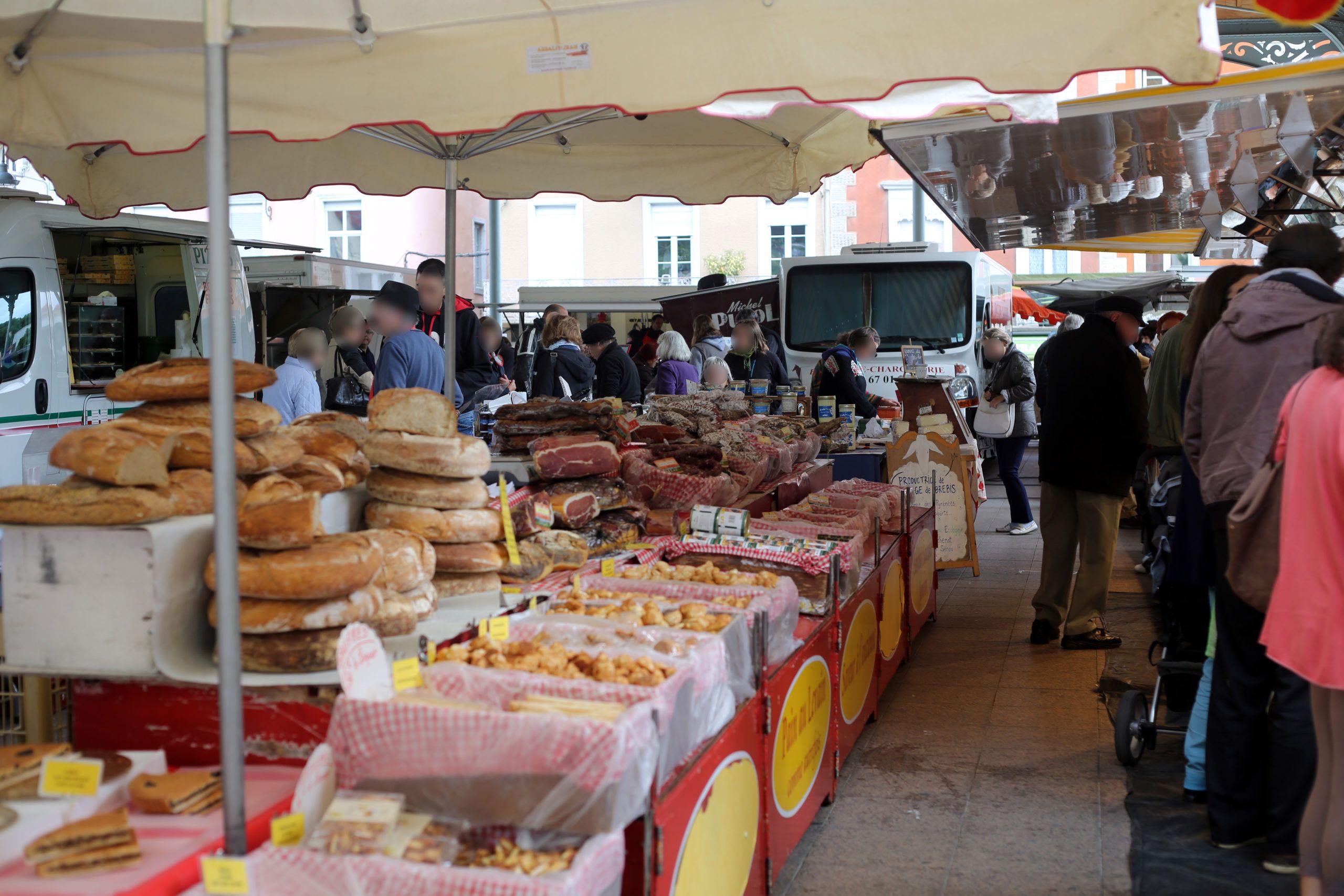 El mercat dels divendres a Foix.
