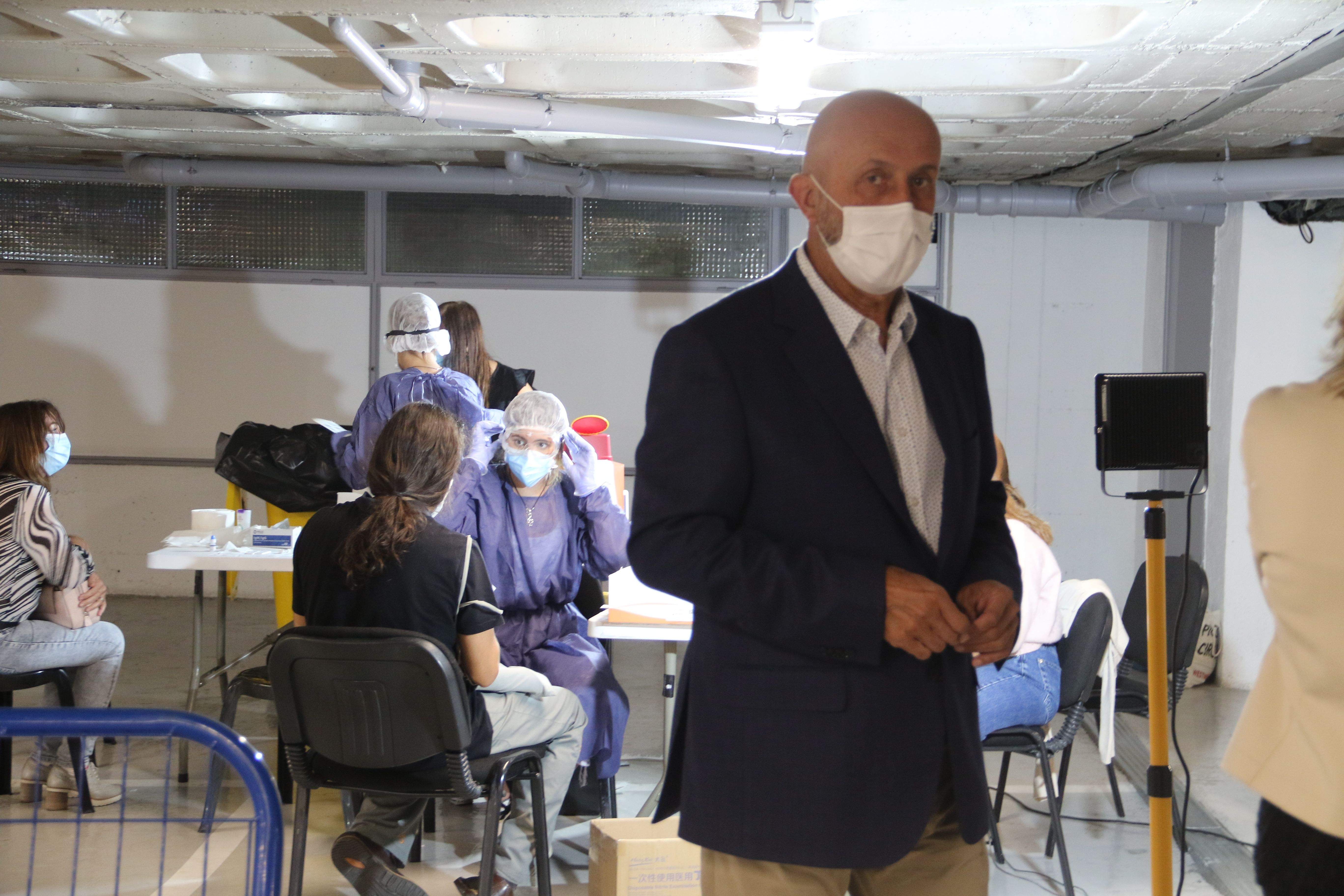 El ministre de Salut, Joan Martínez, l'1 de setembre durant el cribratge educatiu d'inici de curs.