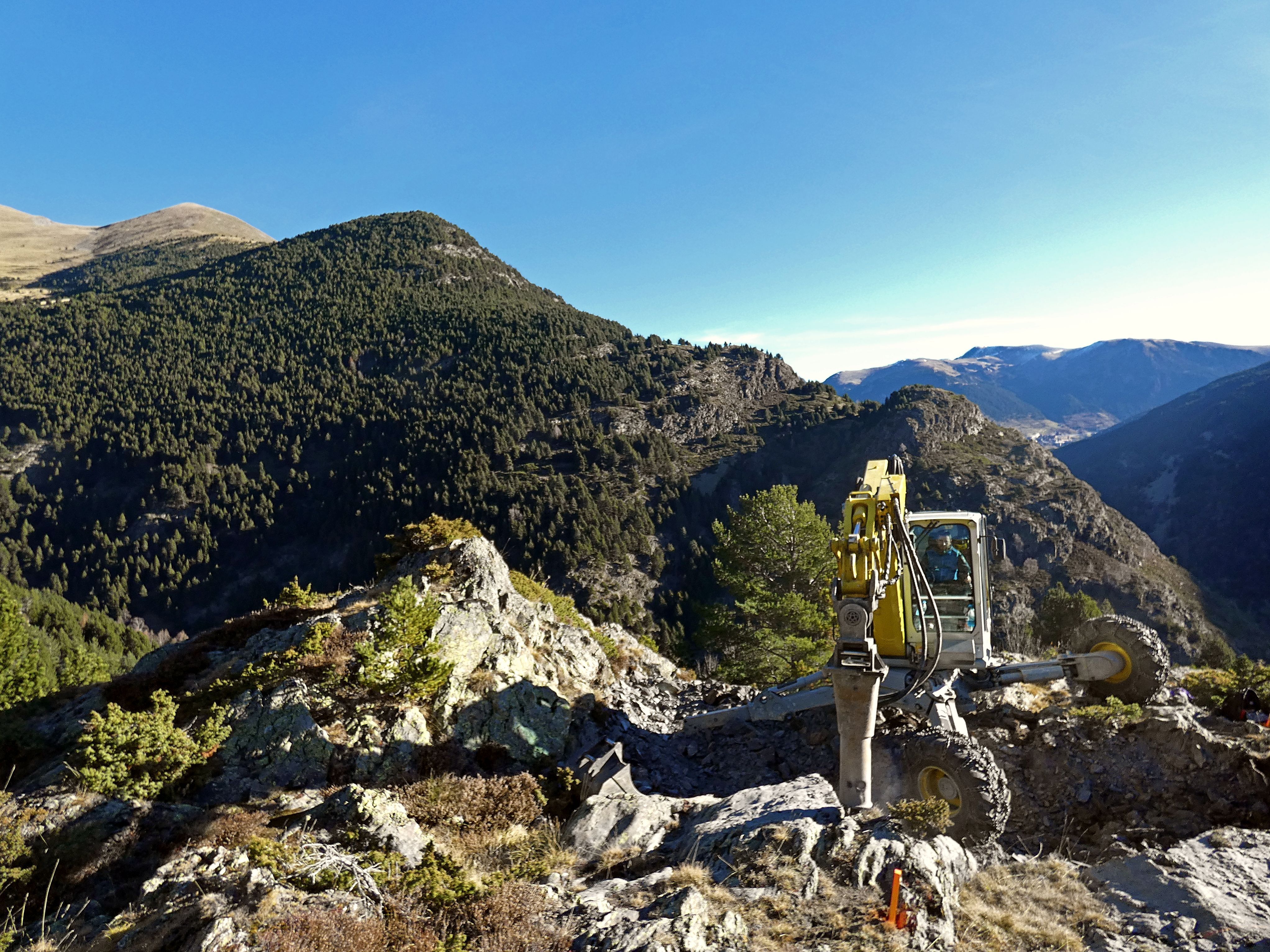 Inici dels treballs de la passarel·la.