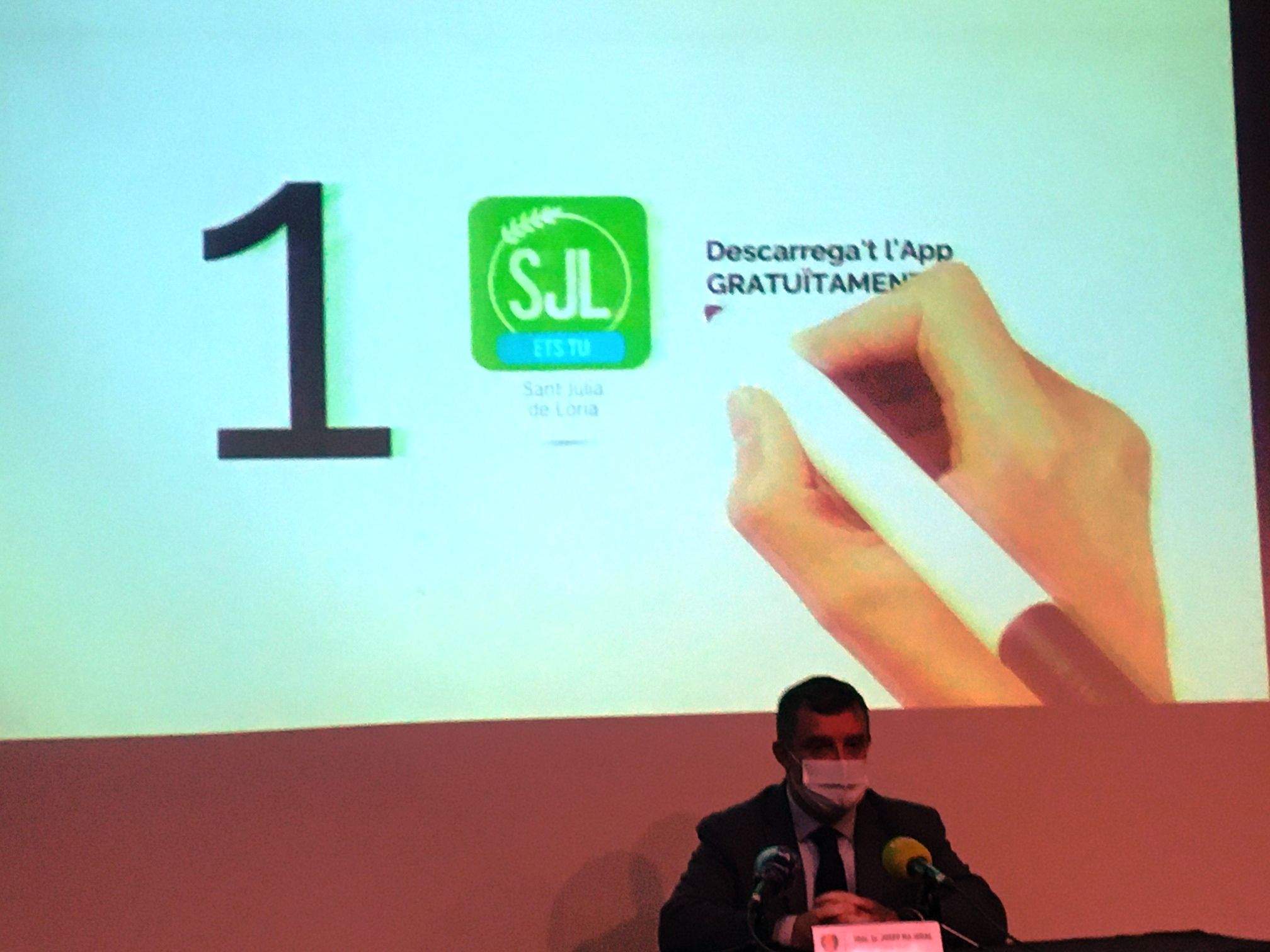 Josep Majoral durant la presentació de l'aplicació.