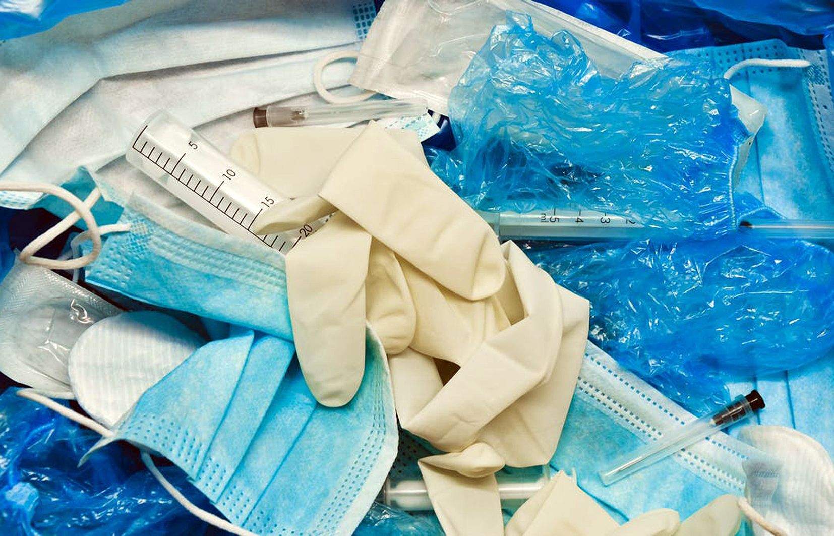 Material que acaba a la brossa.