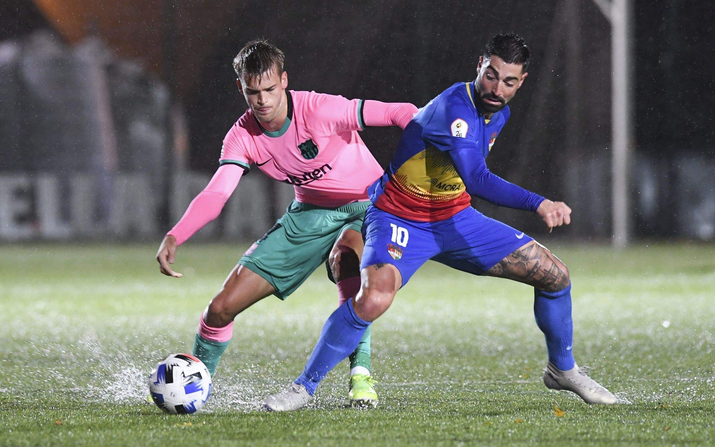 Un instant del darrer duel de l'Andorra a Prada de Moles, contra el Barcelona B.