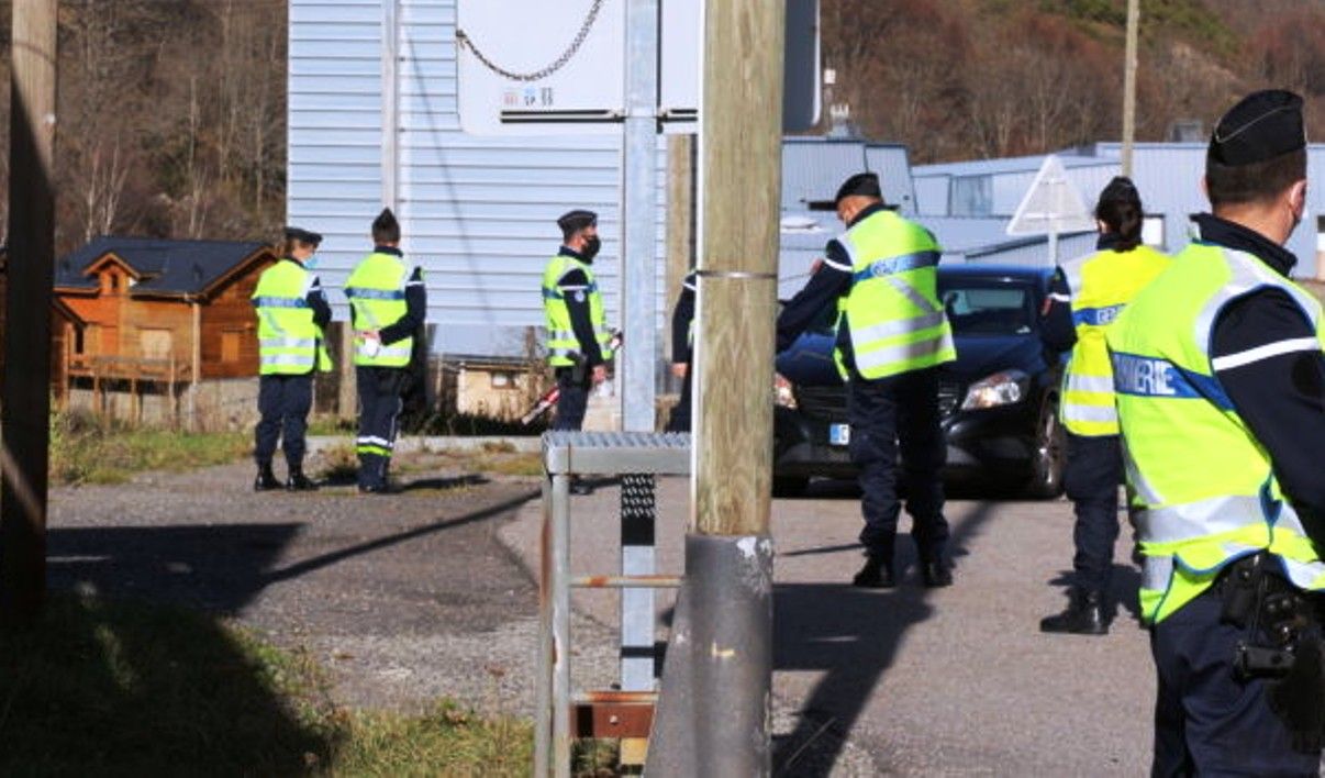 Control en una carretera d'accés a Andorra.