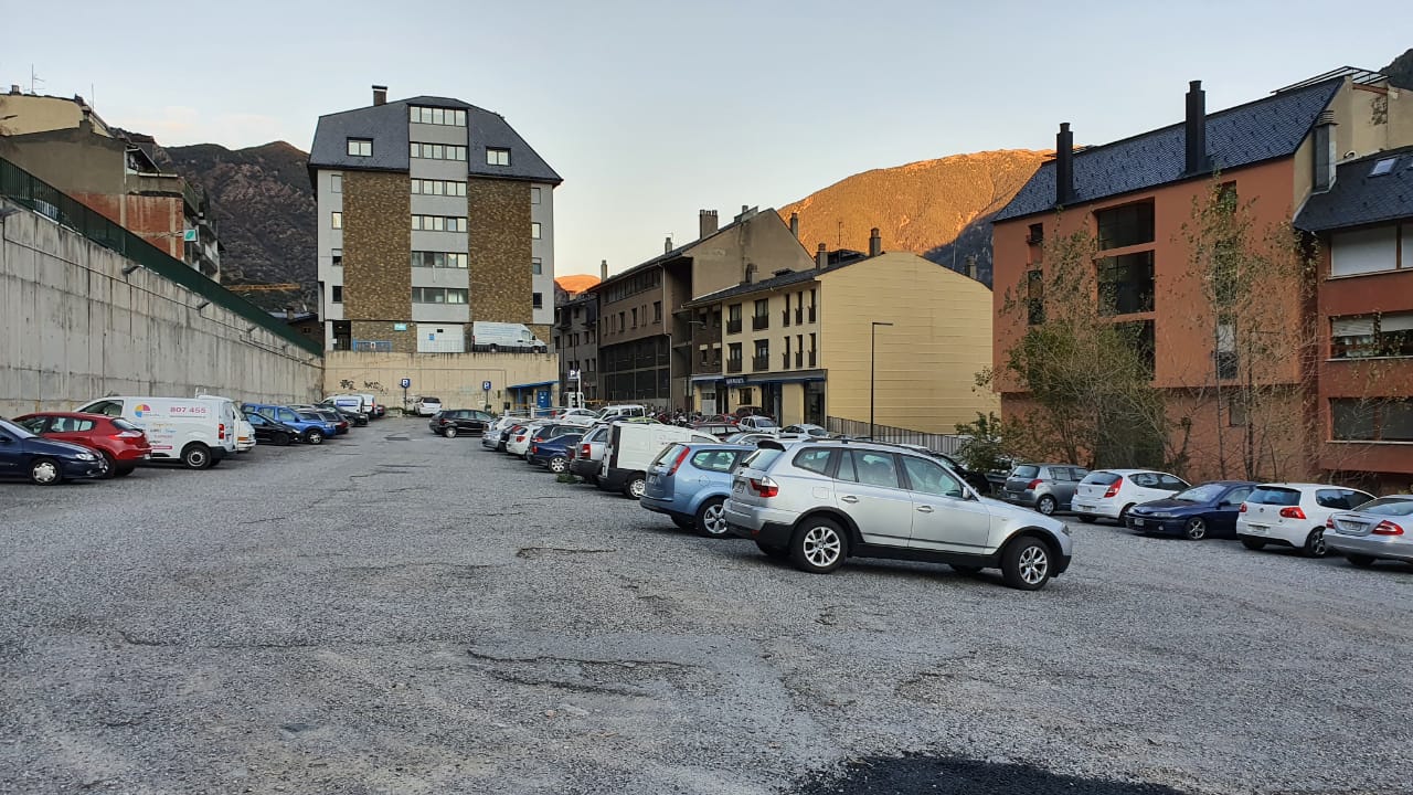 El pàrquing situat entre el carrer Bonavista i Gil Torres