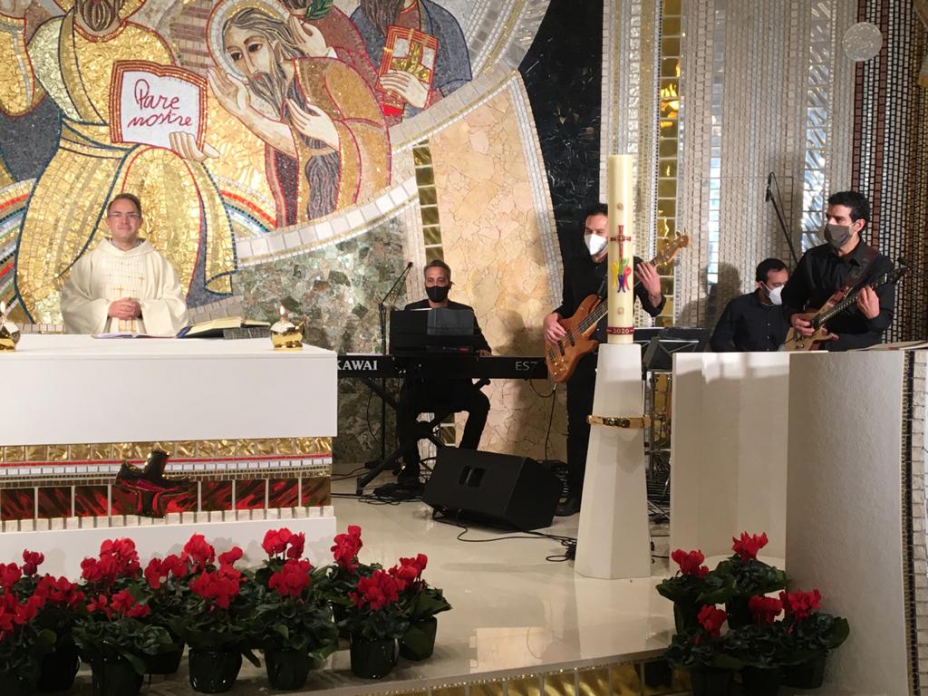 La missa ha estat oficiada per mossèn Antoni Elvira.