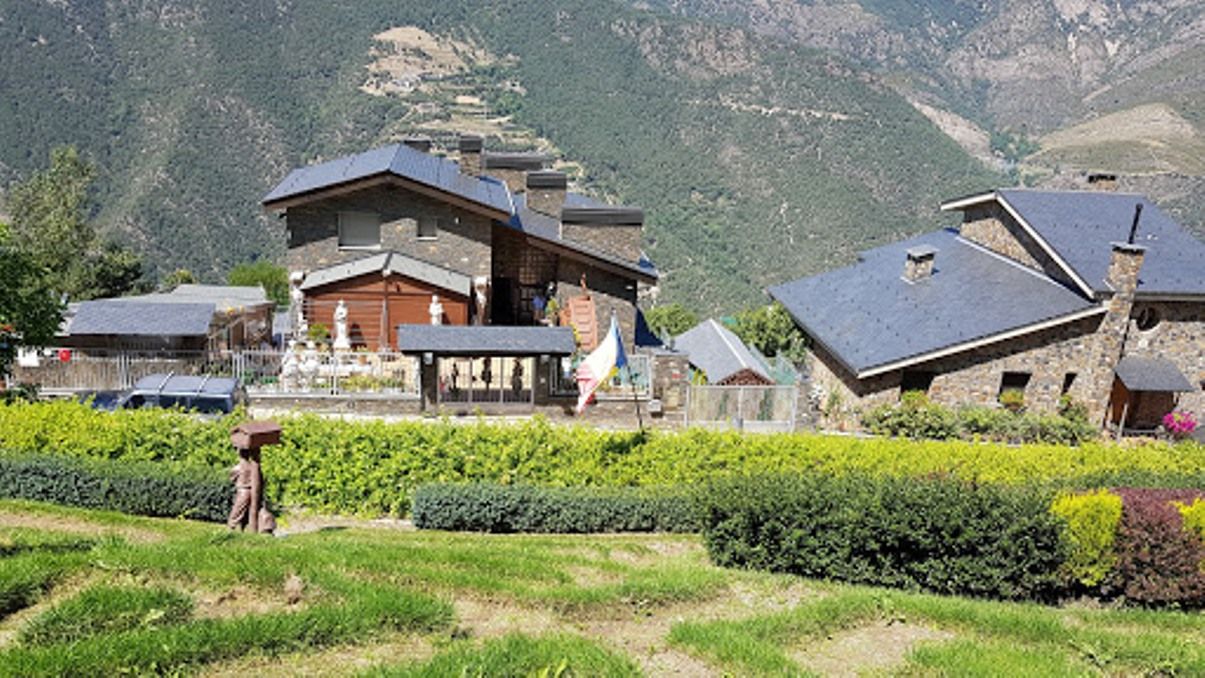 Vista del poble de Juberri.