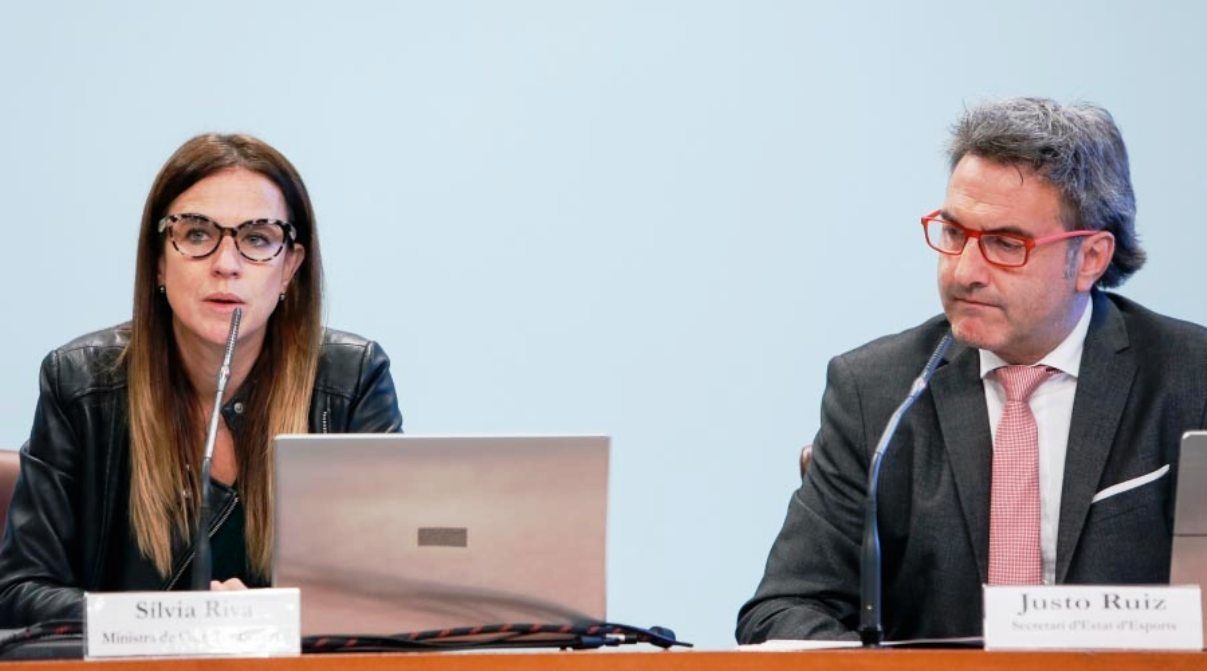 La ministra Sílvia Riva i el secretari d'Estat d'Esports, Justo Ruiz a la presentació de les beques ARA.