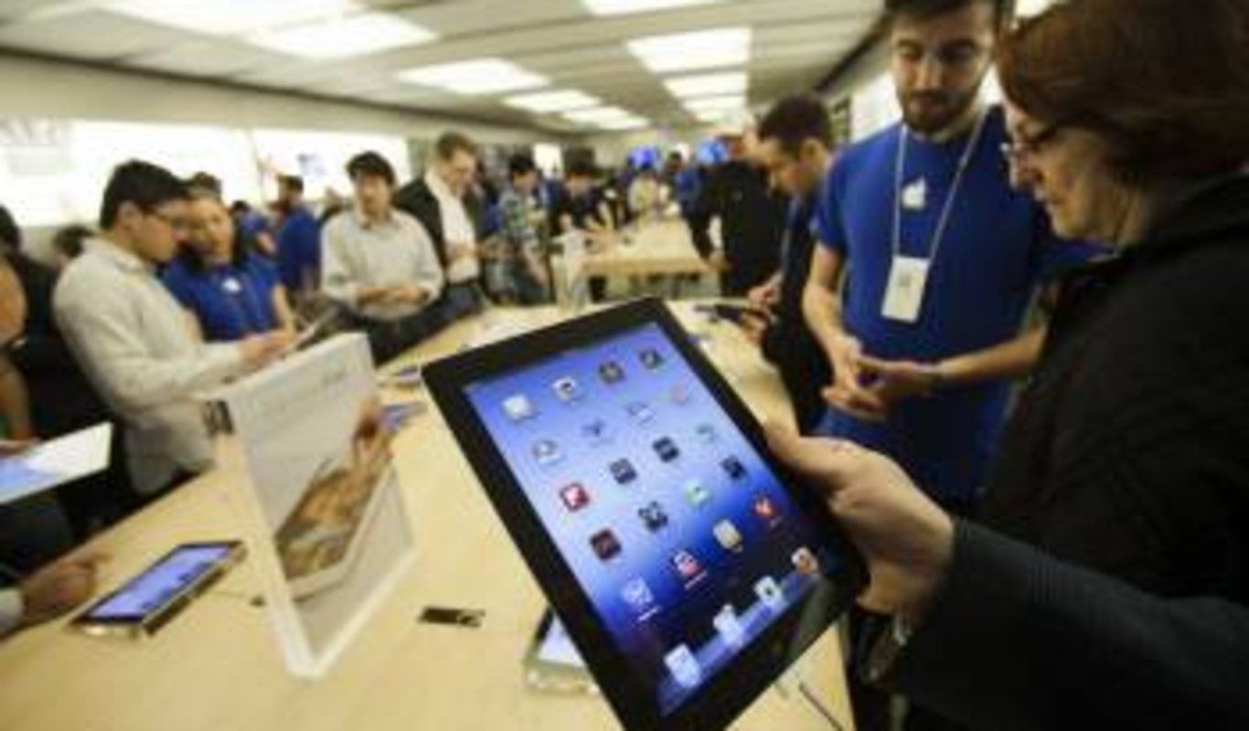 L'home es va quedar material com ara tauletes, mòbils o ordinadors.