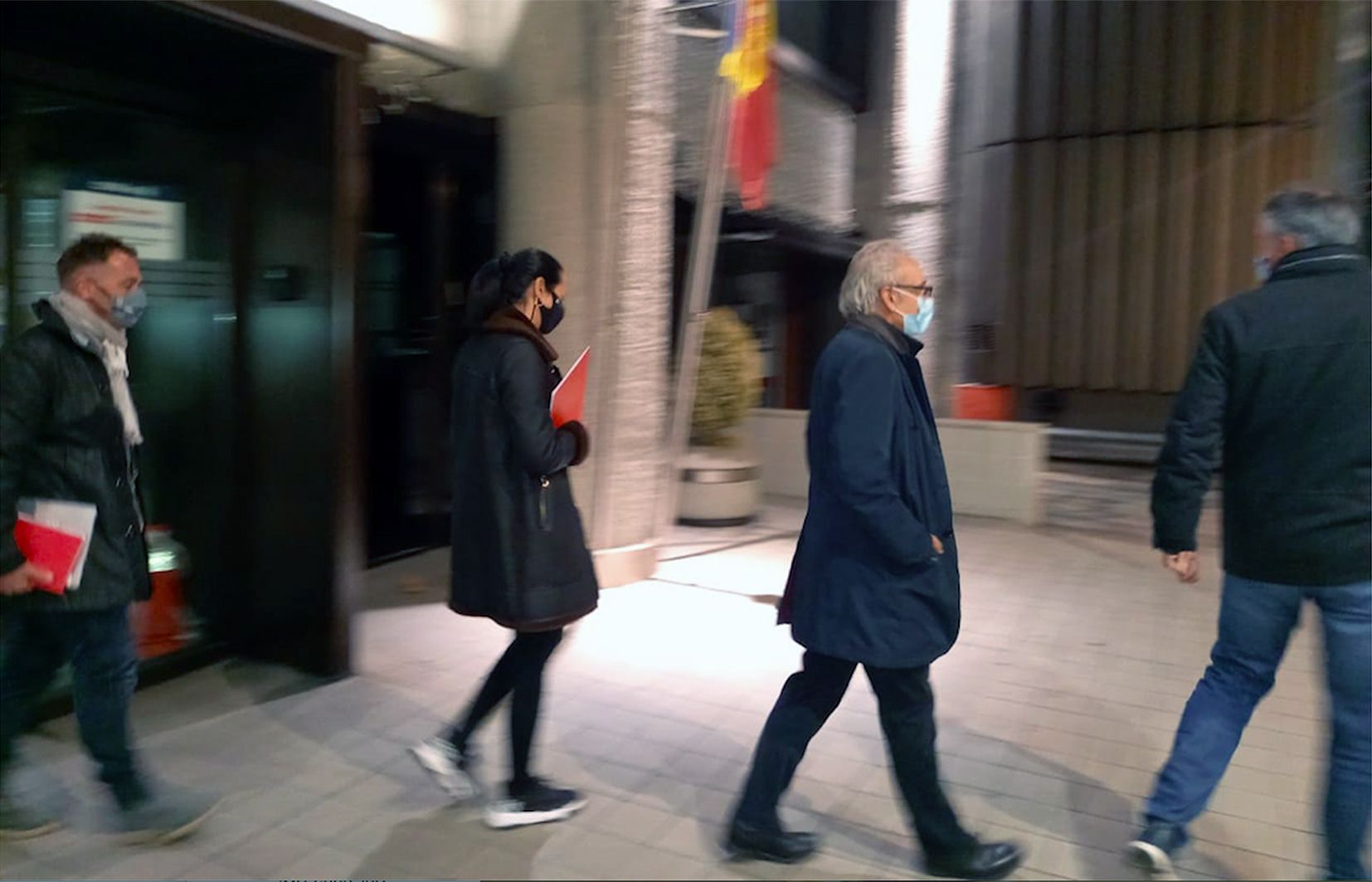 El president d'Ski Andorra, Francesc Camp, al centre de la imatge en sortir de Govern darrere de David Hidalgo i seguit per Olga Molné i Josep Marticella.