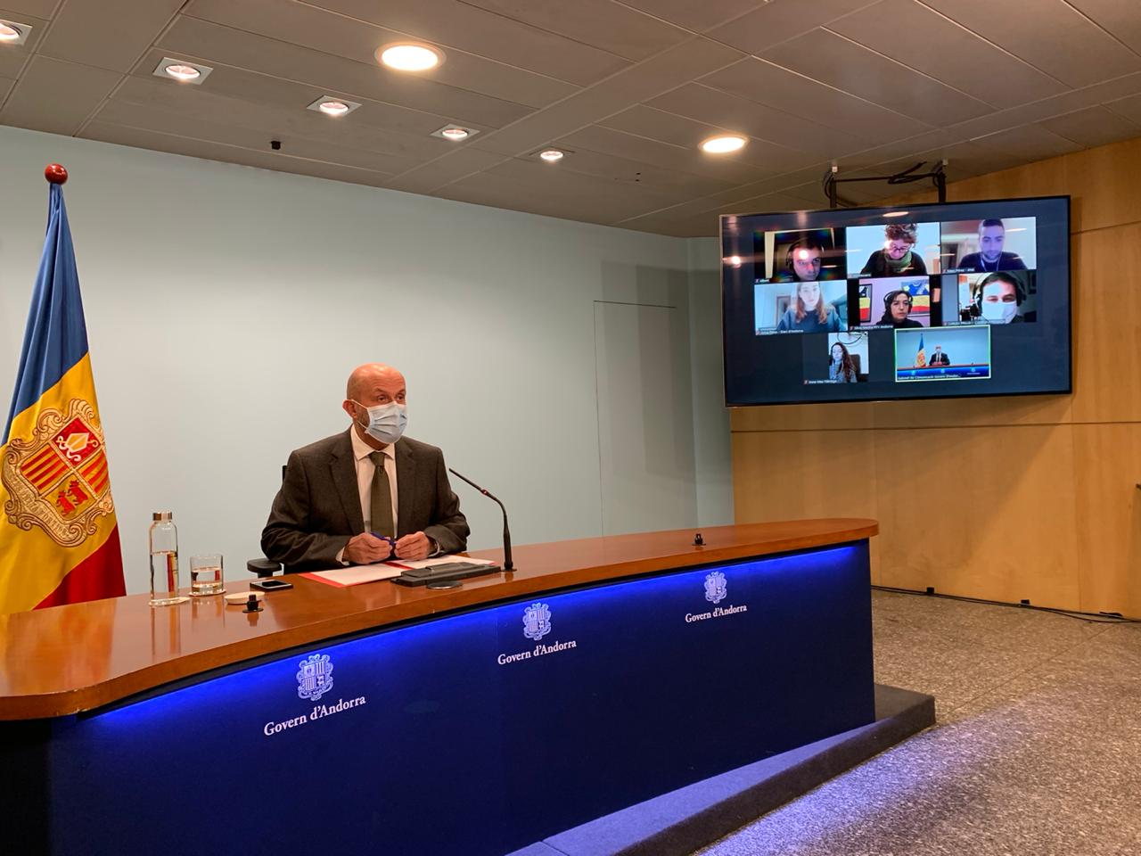 Benazet, durant la compareixença.