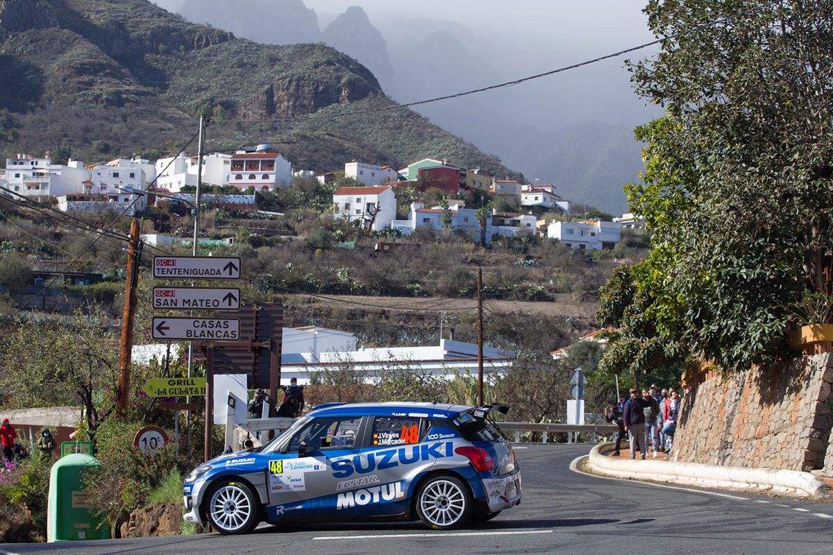 Vinyes-Mercader en un dels trams a les Canàries.