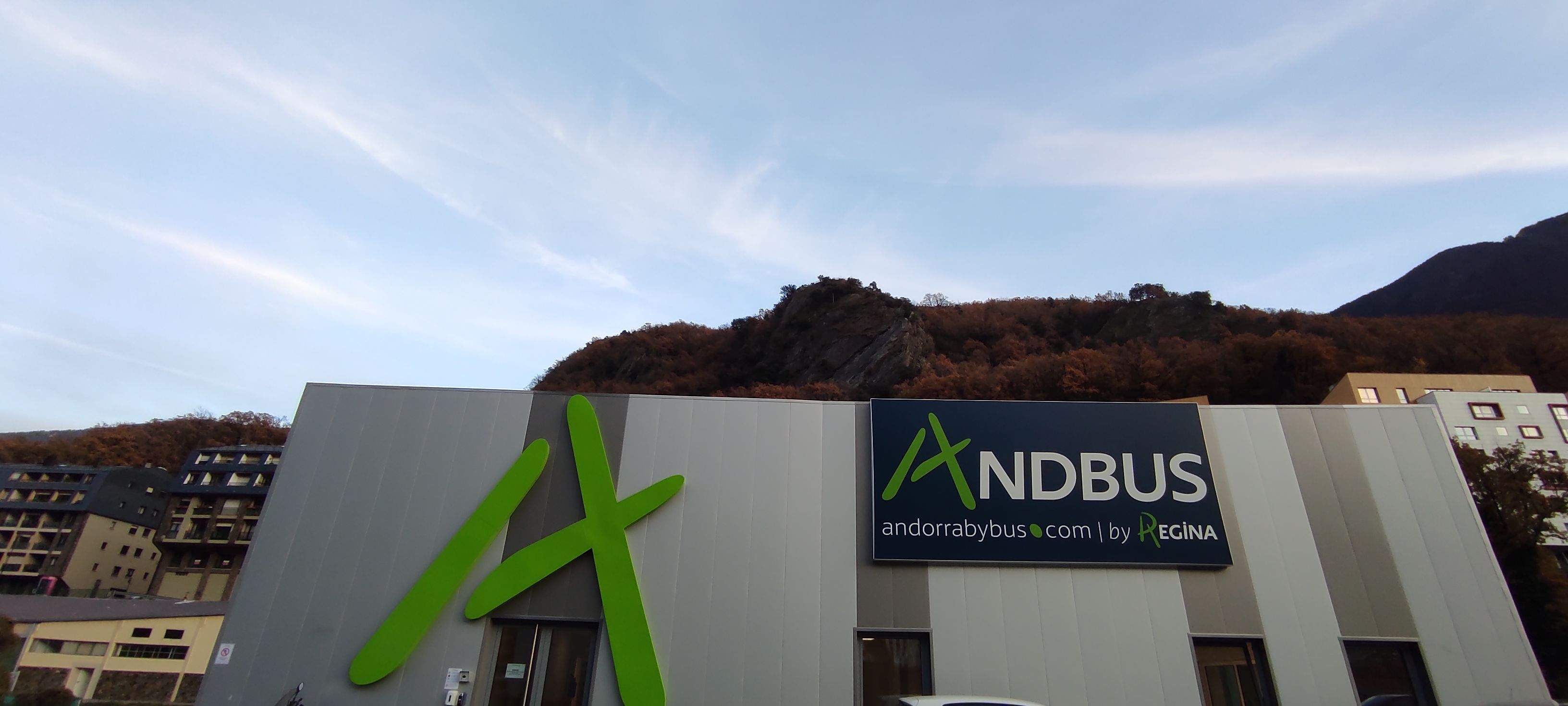 Les oficines centrals de la companyia de transport de viatgers.