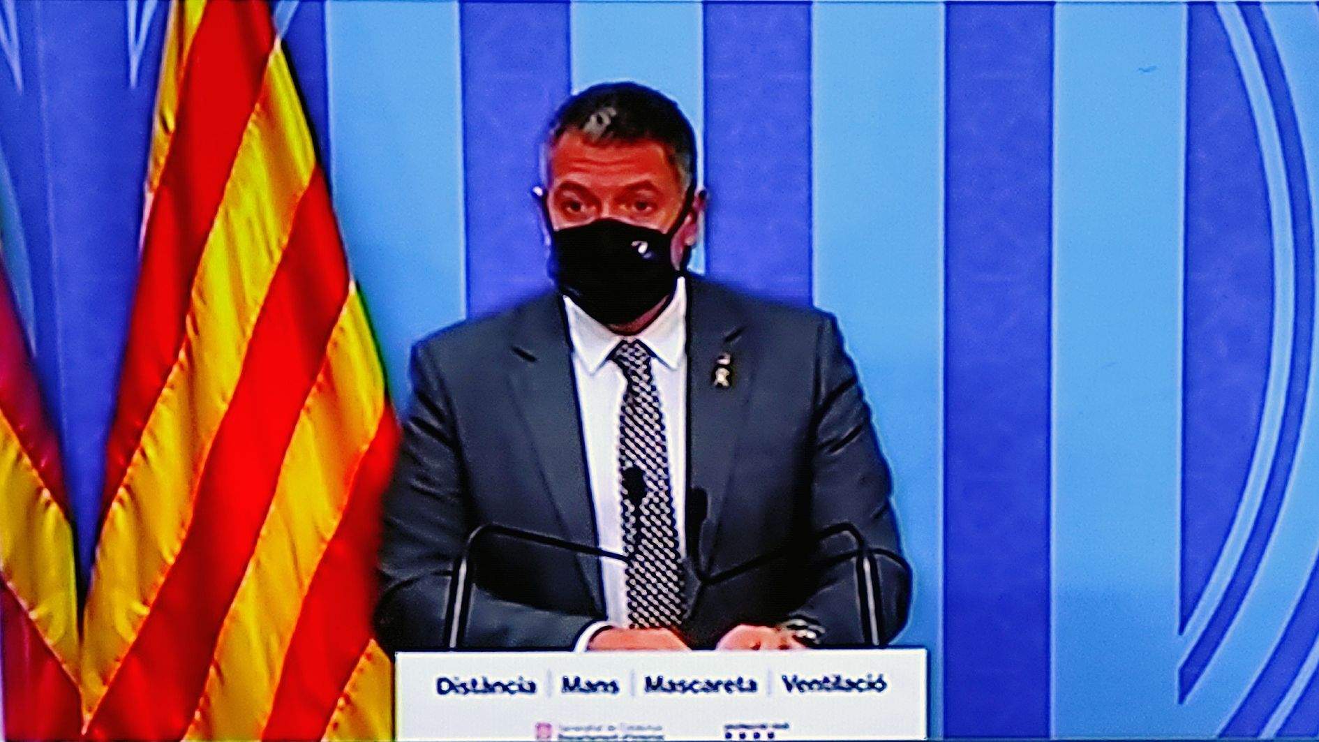 El conseller català d'Interior, Miquel Sàmper, durant la compareixença.