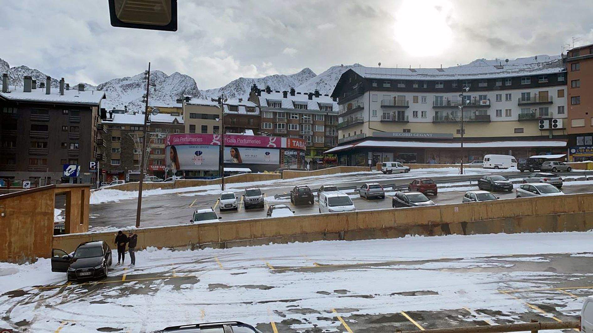 Una imatge del Pas de la Casa aquest migdia.