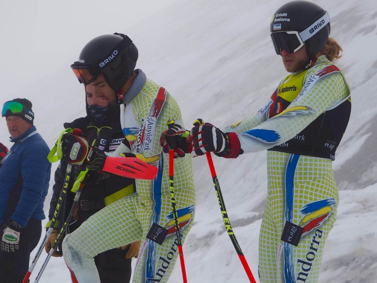 Matías Vargas (dreta) durant un entrenament a Stelvio.
