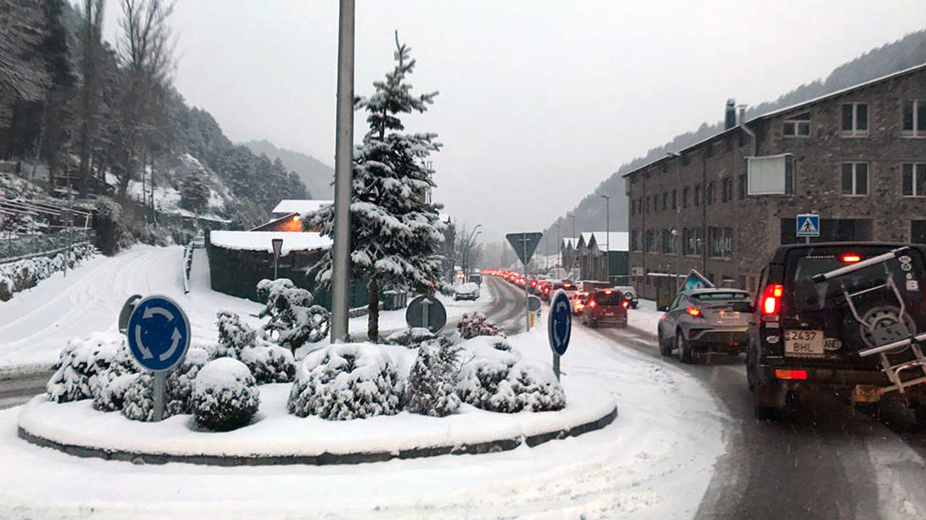 Retencions baixant d'Arinsal en direcció a la Massana.